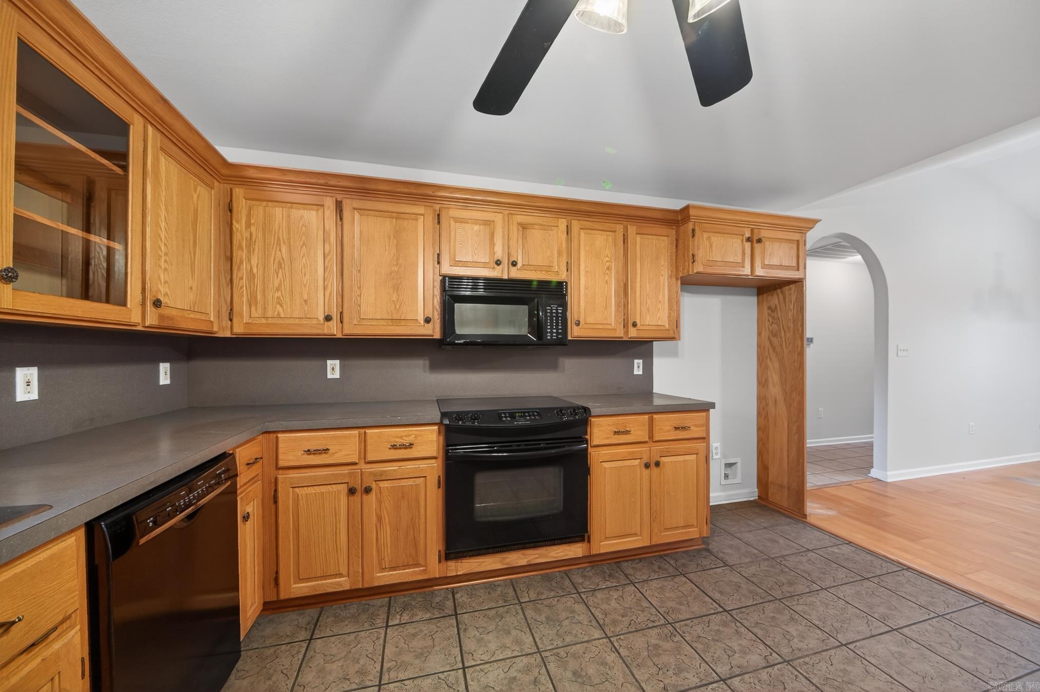 AUSTIN VILLAGE - Residential
