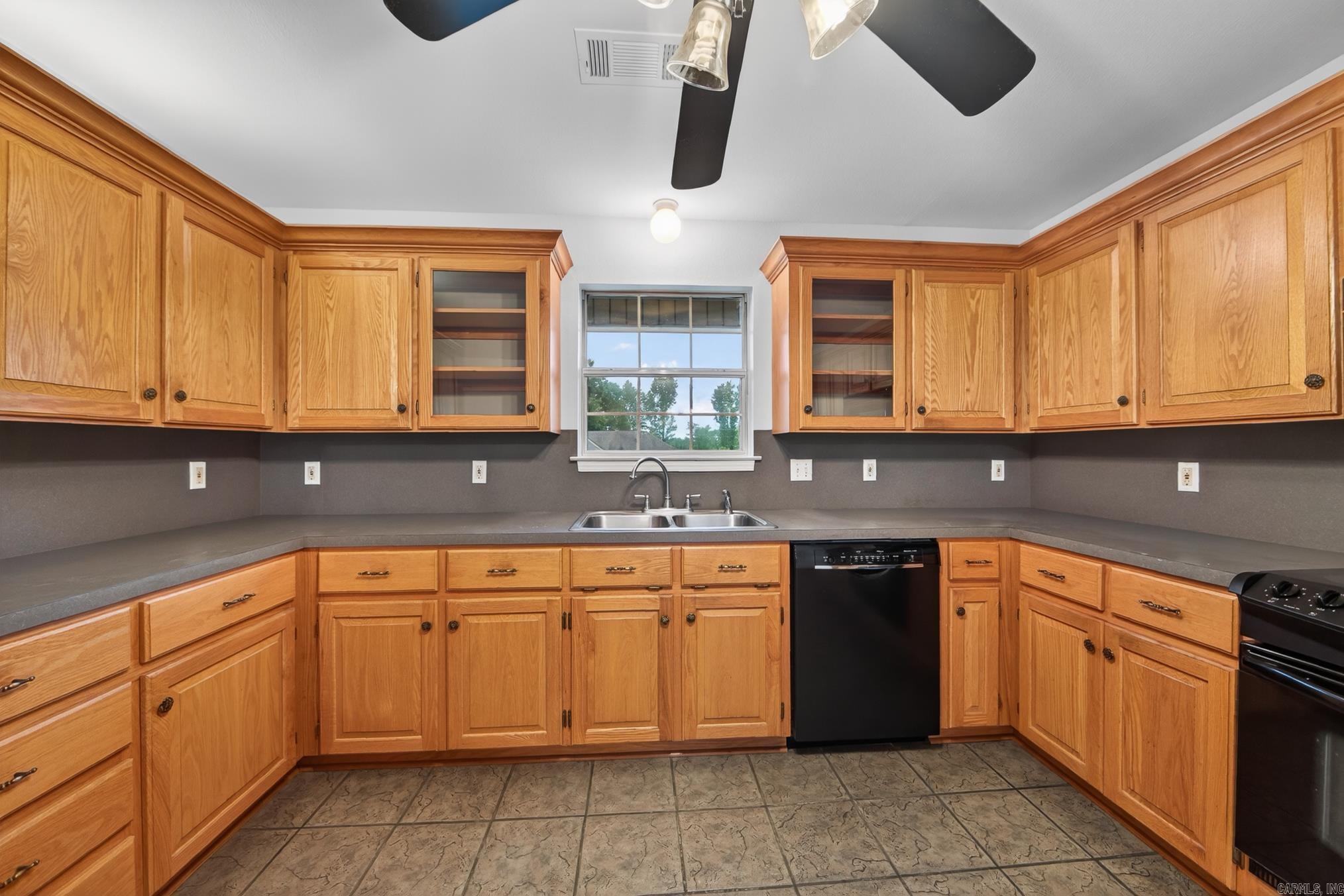 AUSTIN VILLAGE - Residential