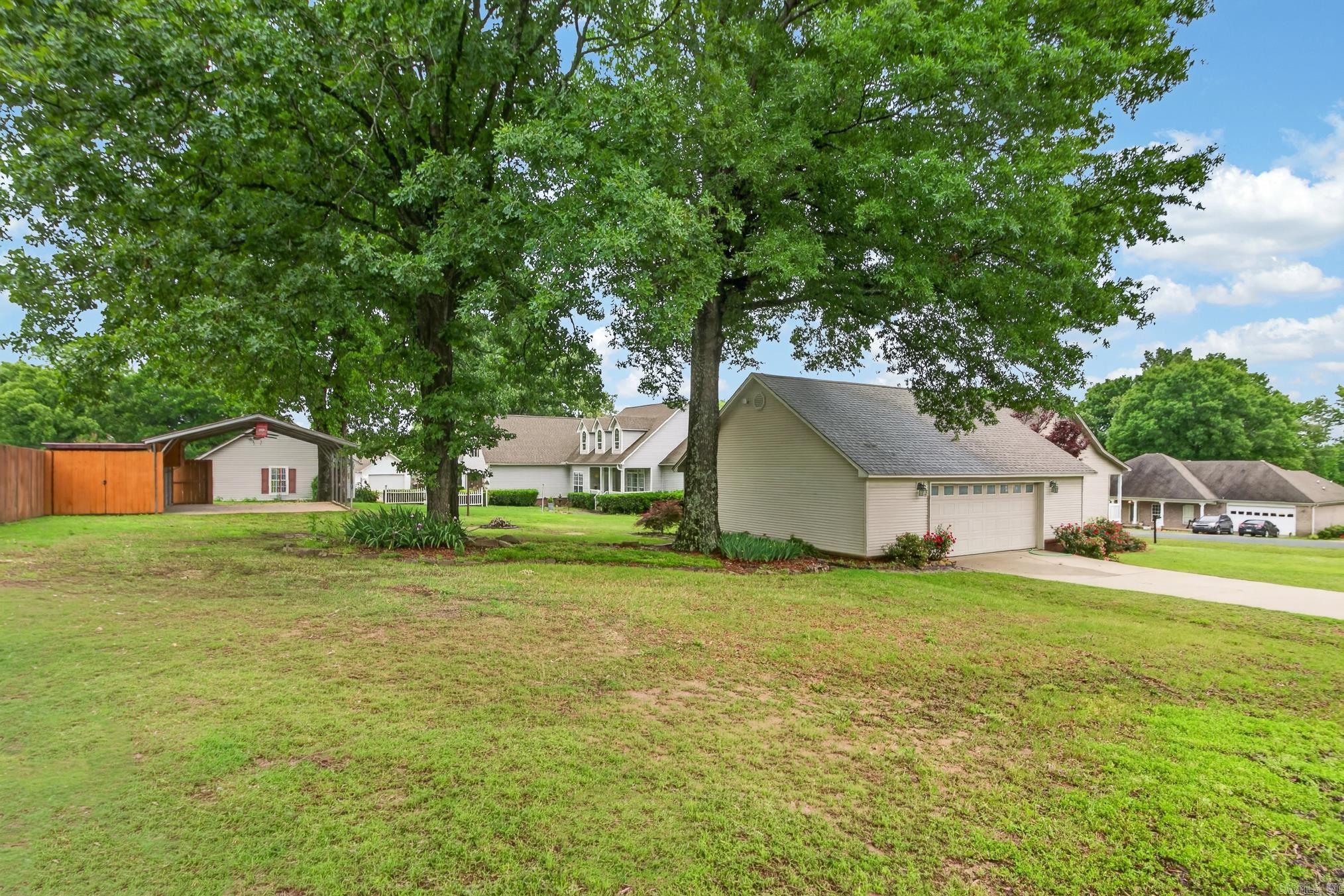 AUSTIN VILLAGE - Residential