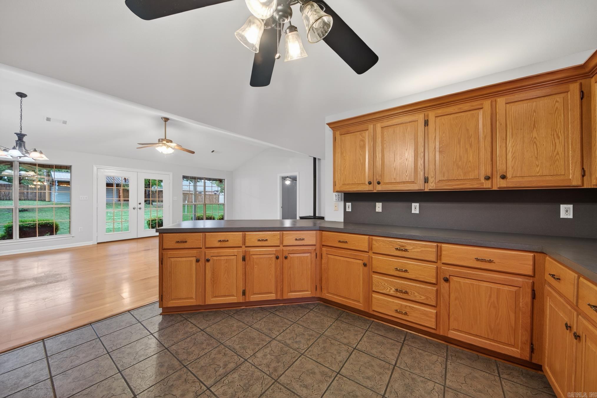AUSTIN VILLAGE - Residential