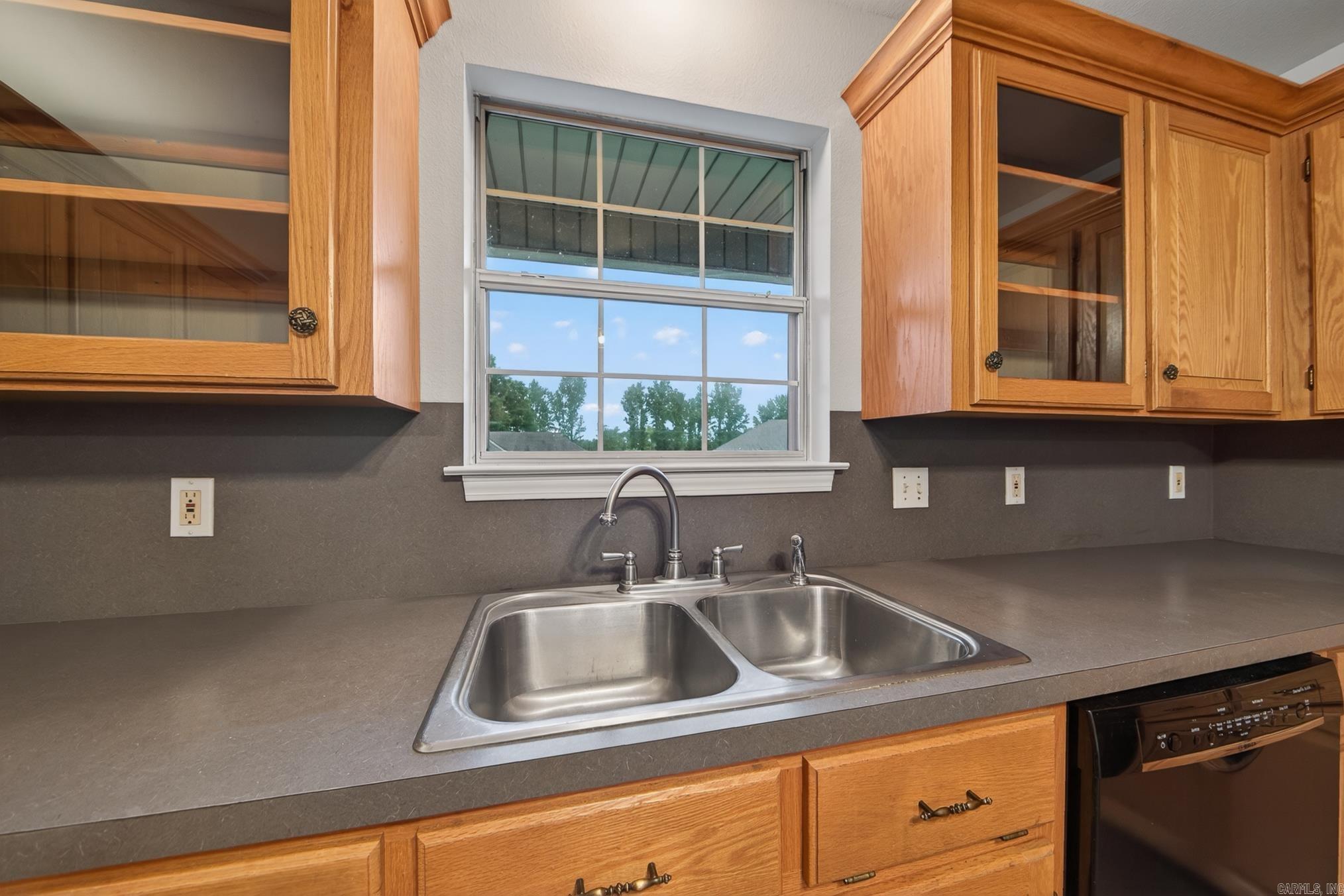 AUSTIN VILLAGE - Residential