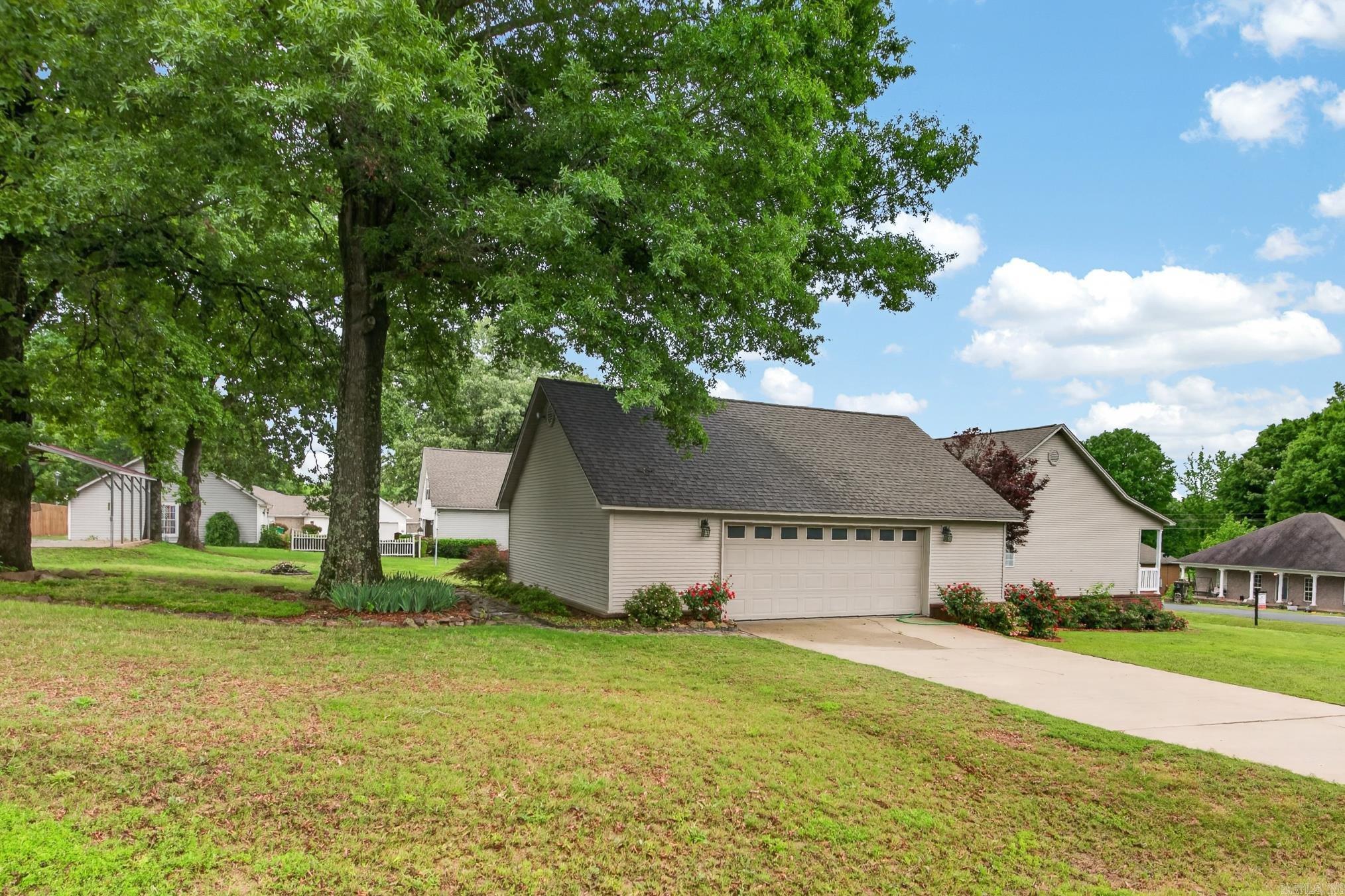 AUSTIN VILLAGE - Residential