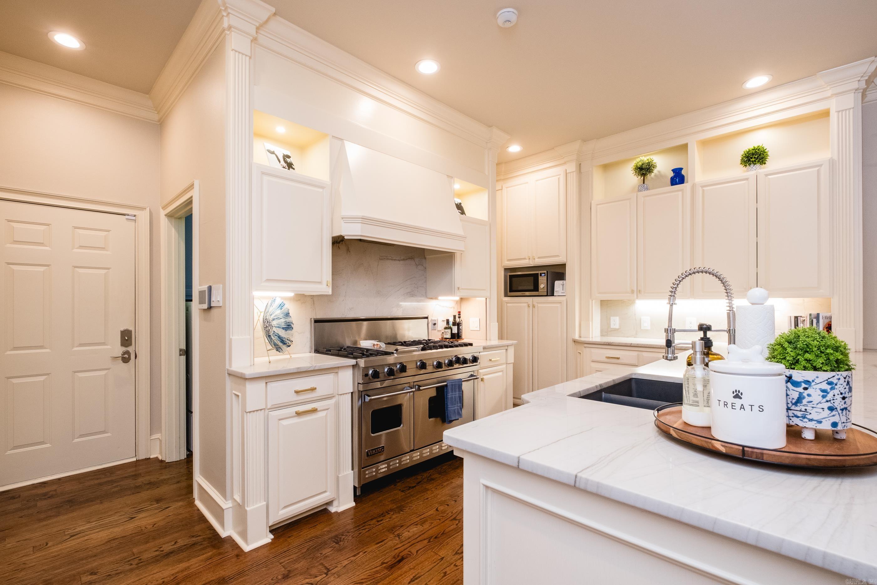 CHENAL VALLEY AVIGNON COURT - Residential