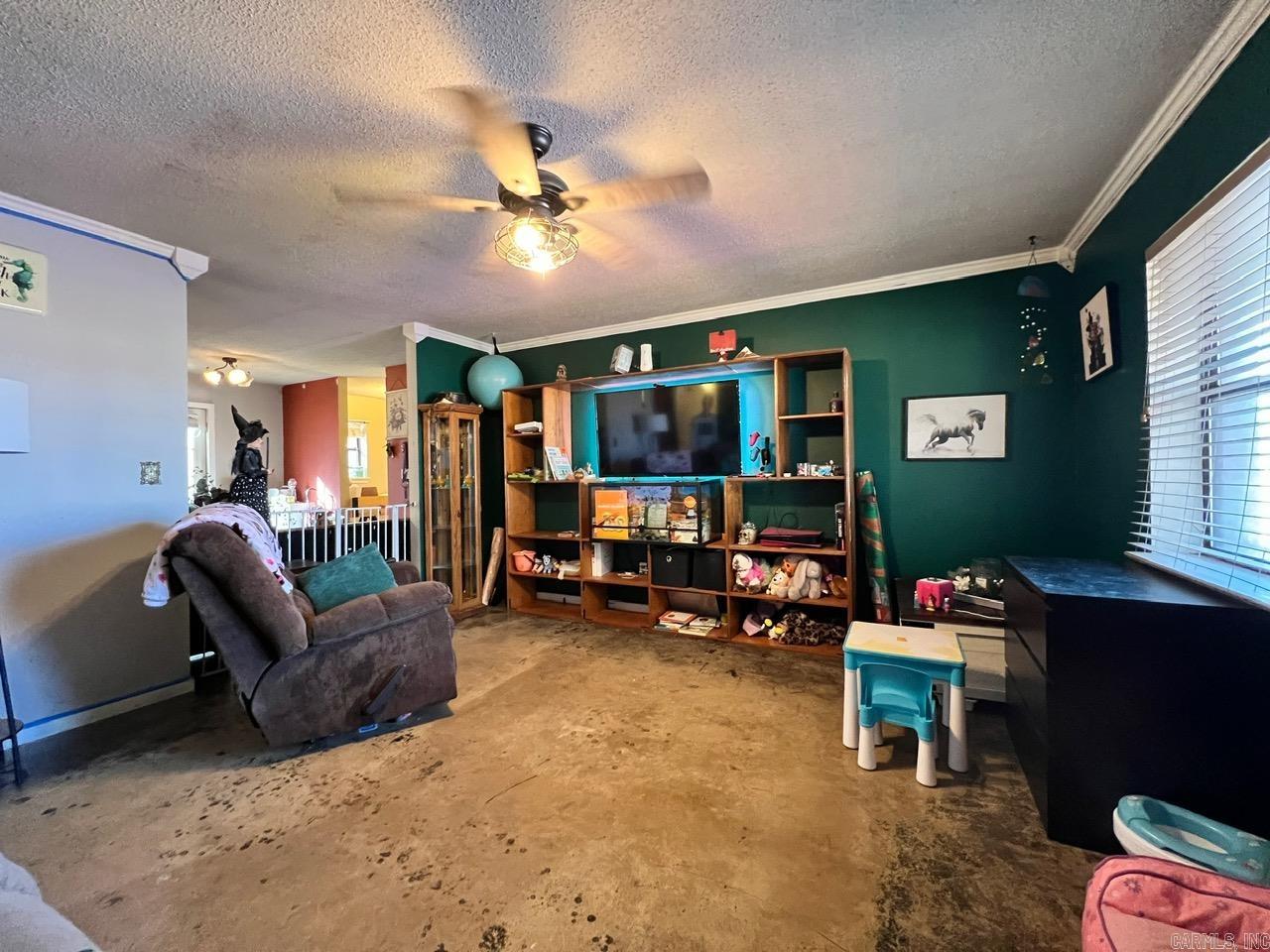 WOODLAND ACRES - Residential