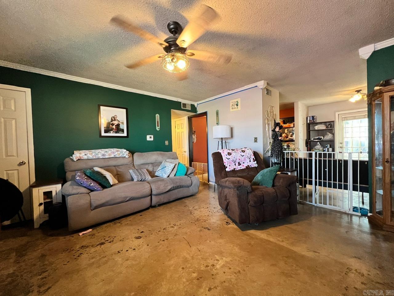 WOODLAND ACRES - Residential