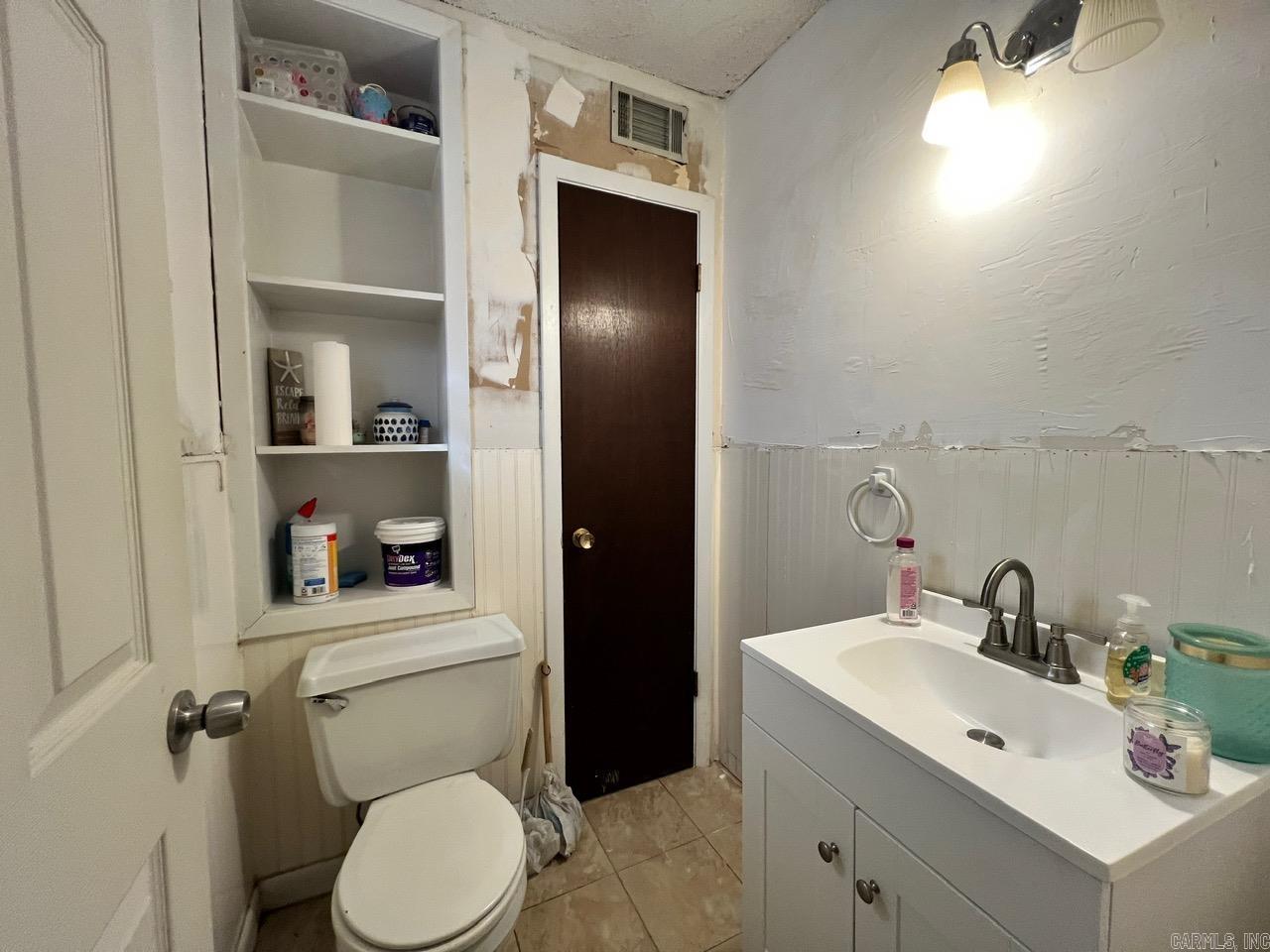 WOODLAND ACRES - Residential