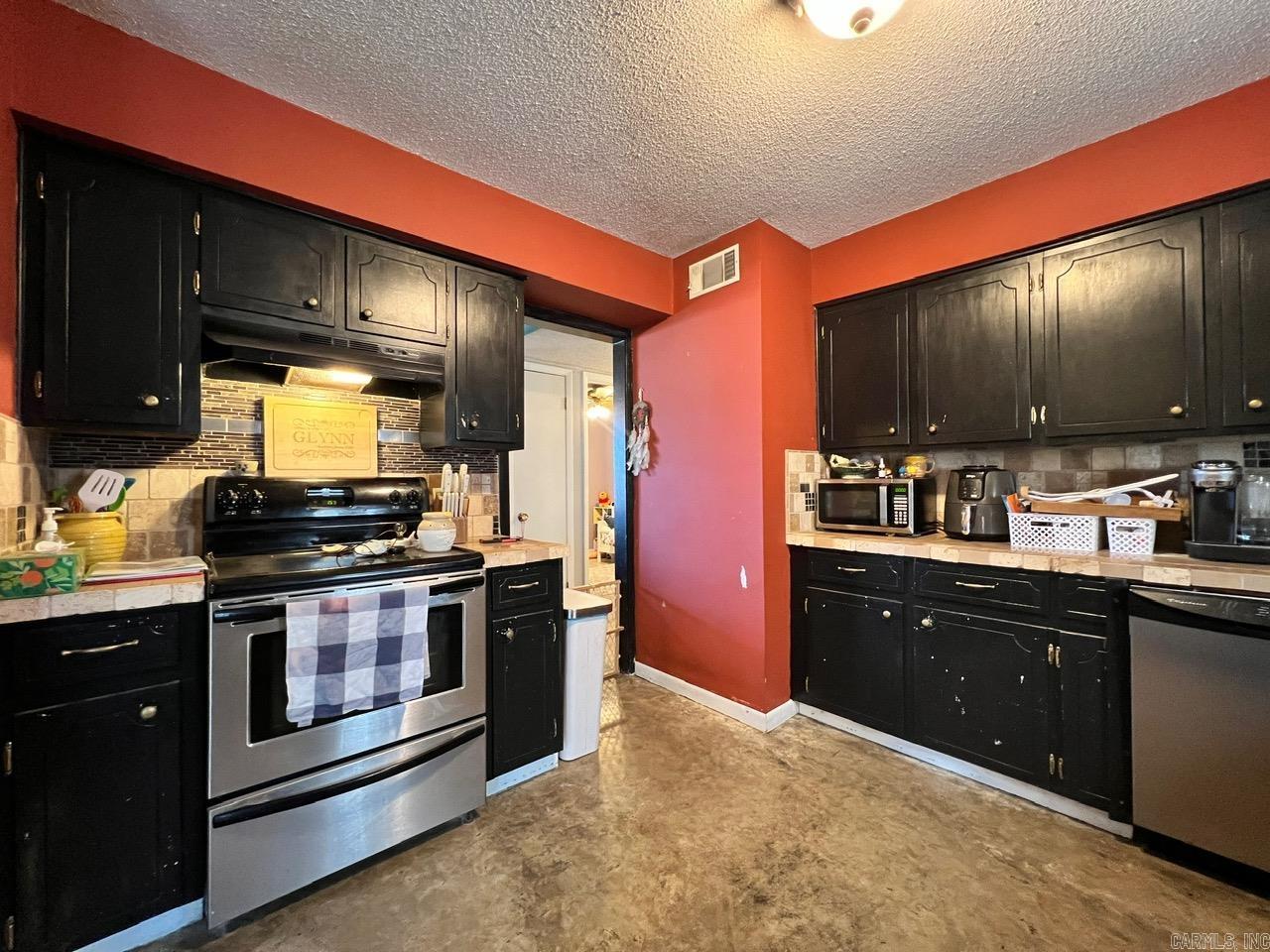 WOODLAND ACRES - Residential