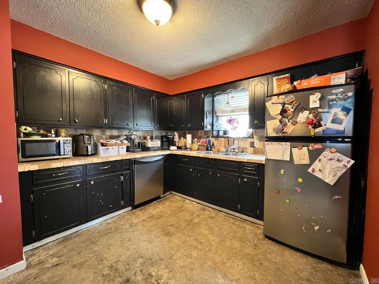 WOODLAND ACRES - Residential