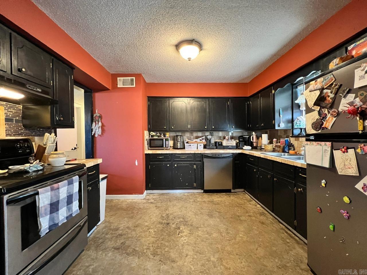 WOODLAND ACRES - Residential