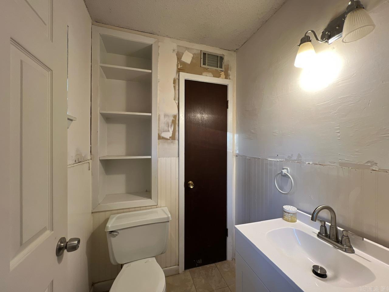 WOODLAND ACRES - Residential