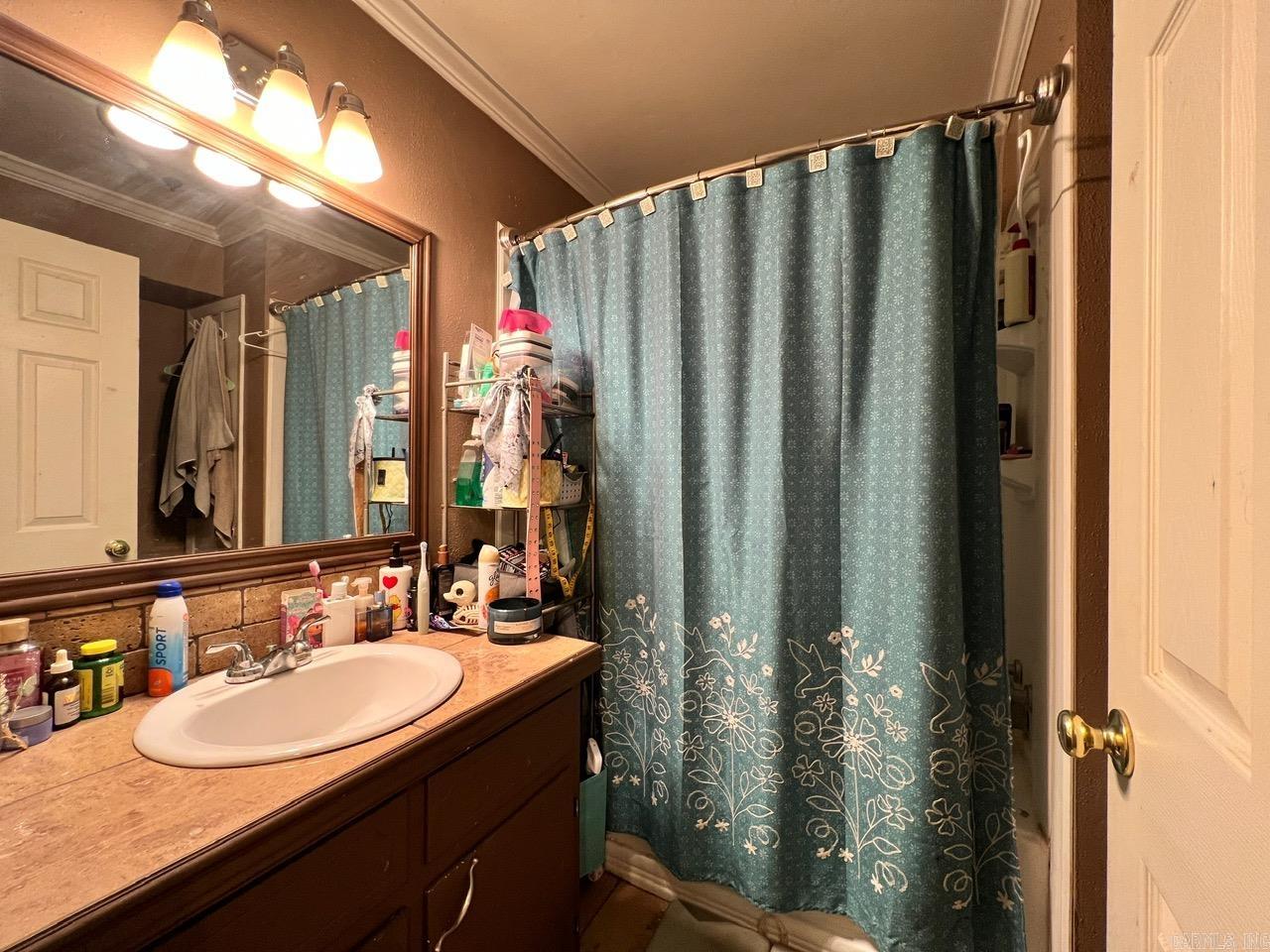 WOODLAND ACRES - Residential