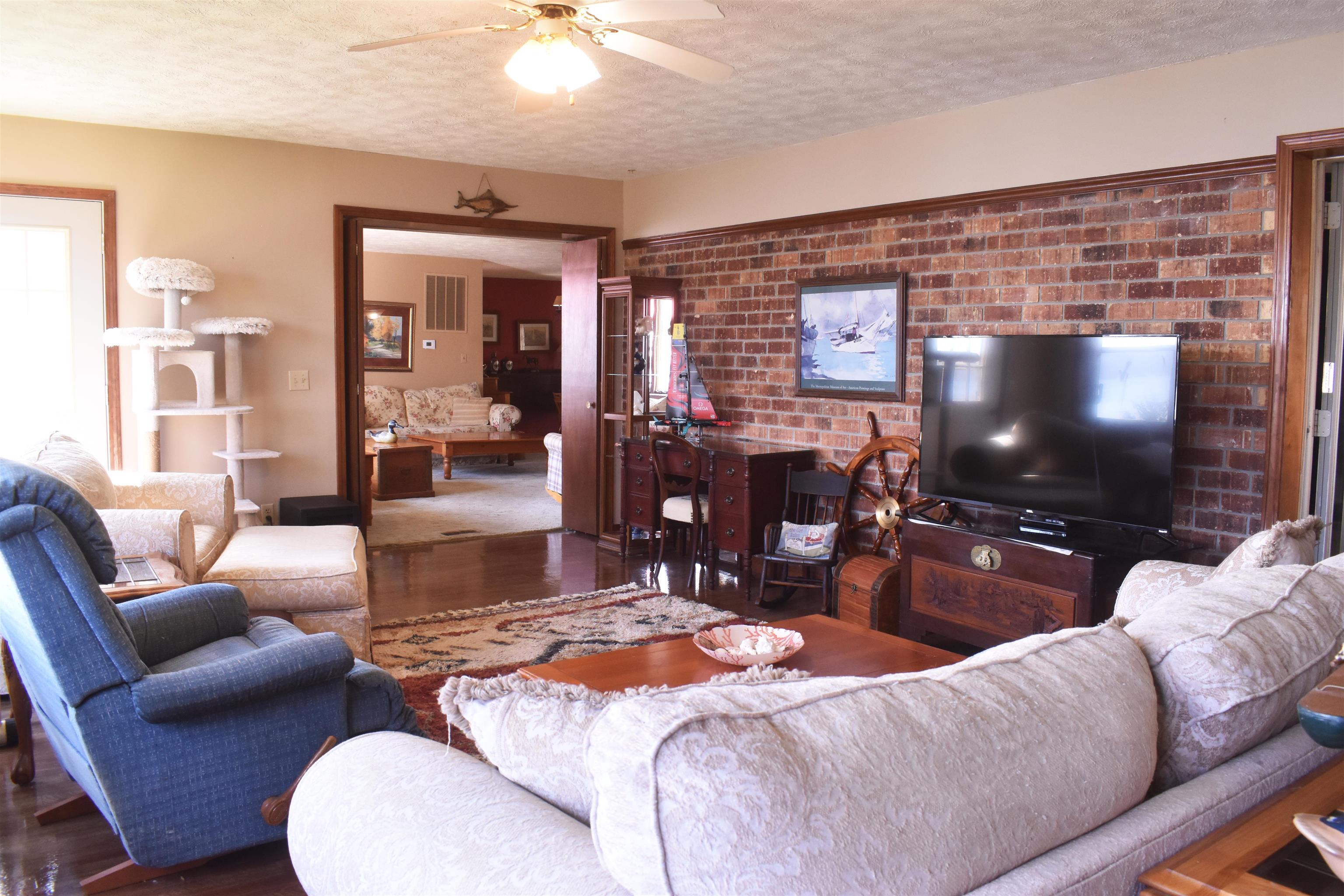 CROWN VIEW - Residential