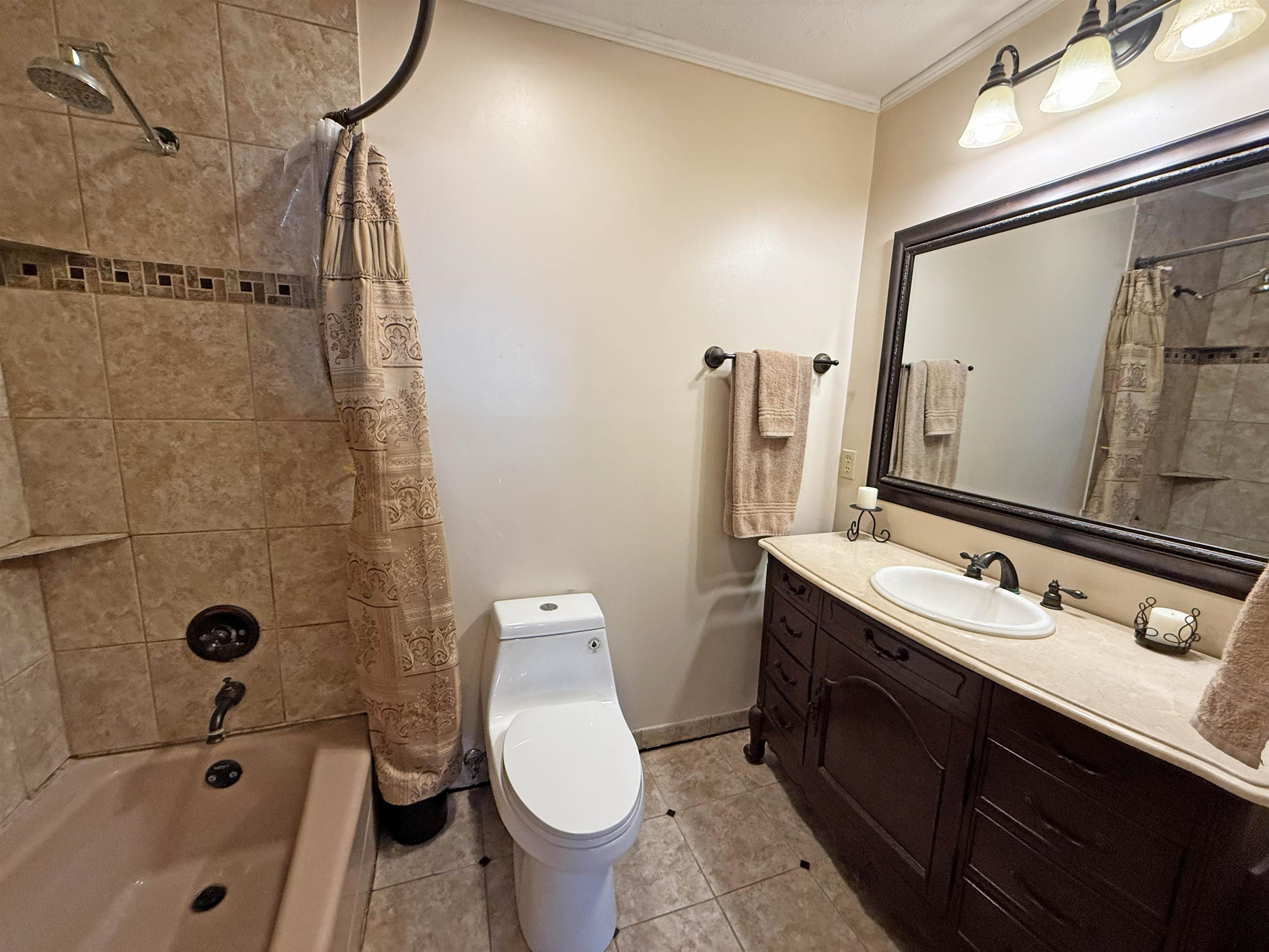 CROWN VIEW - Residential