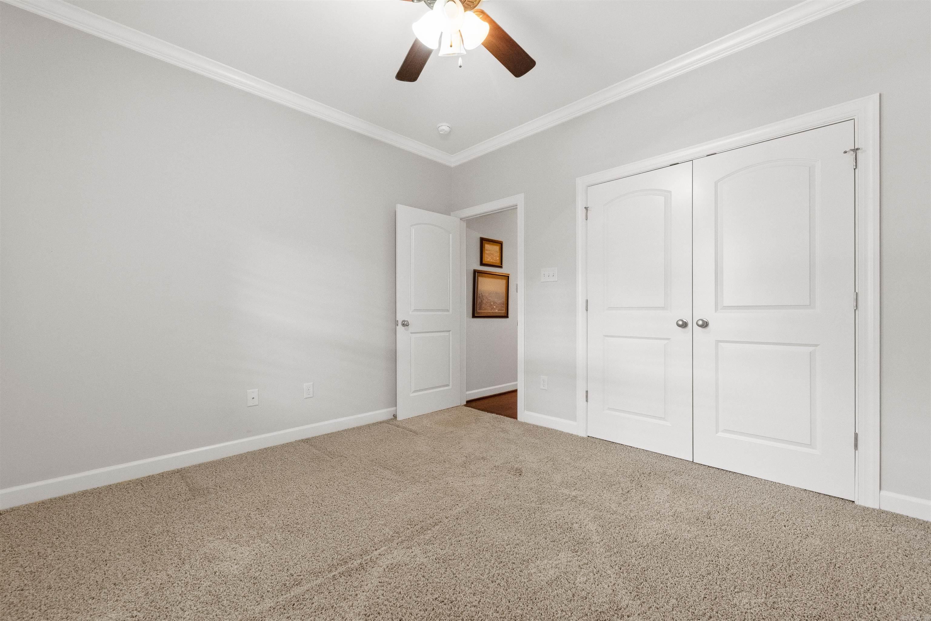 OAK GLENN - Residential