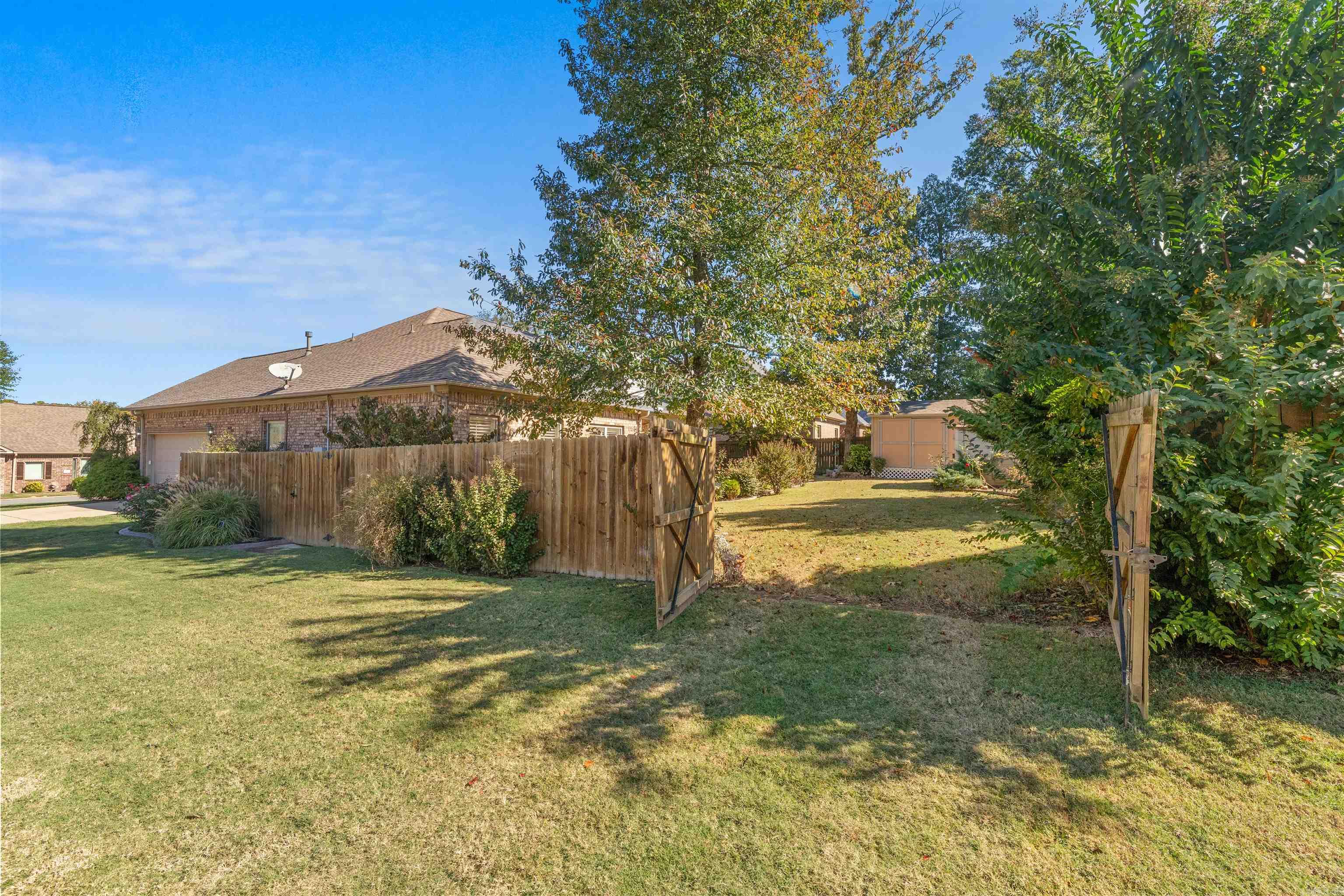 OAK GLENN - Residential