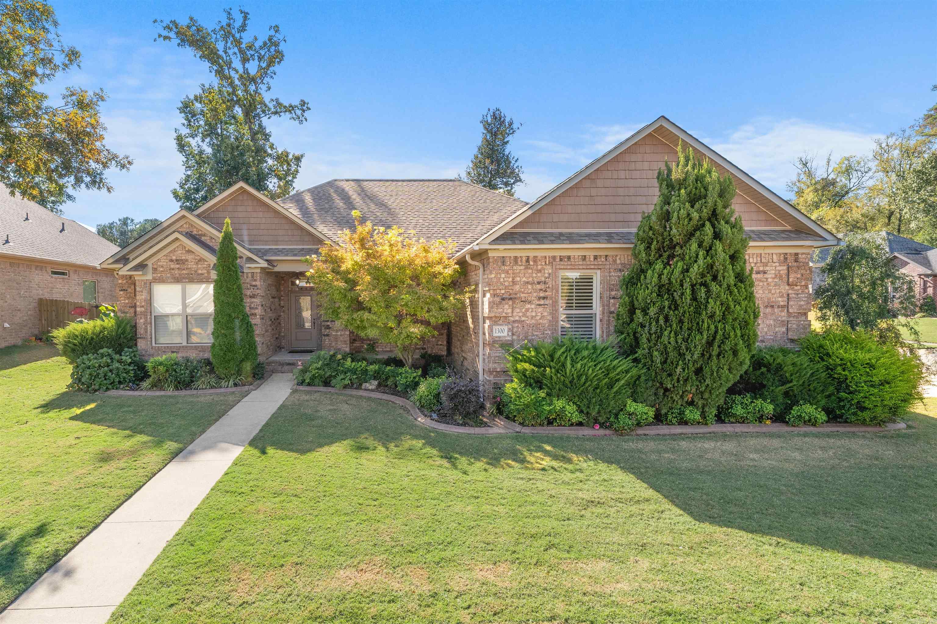 OAK GLENN - Residential