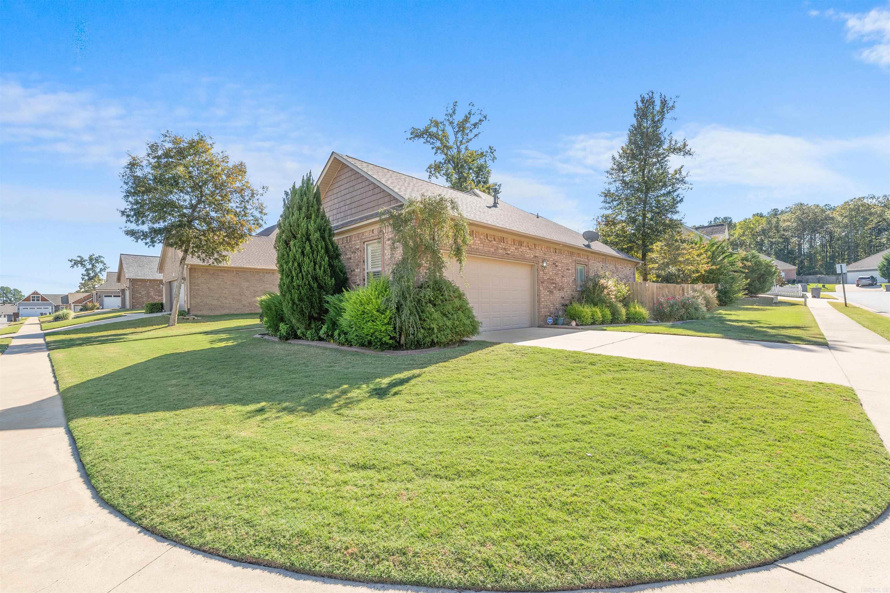 OAK GLENN - Residential