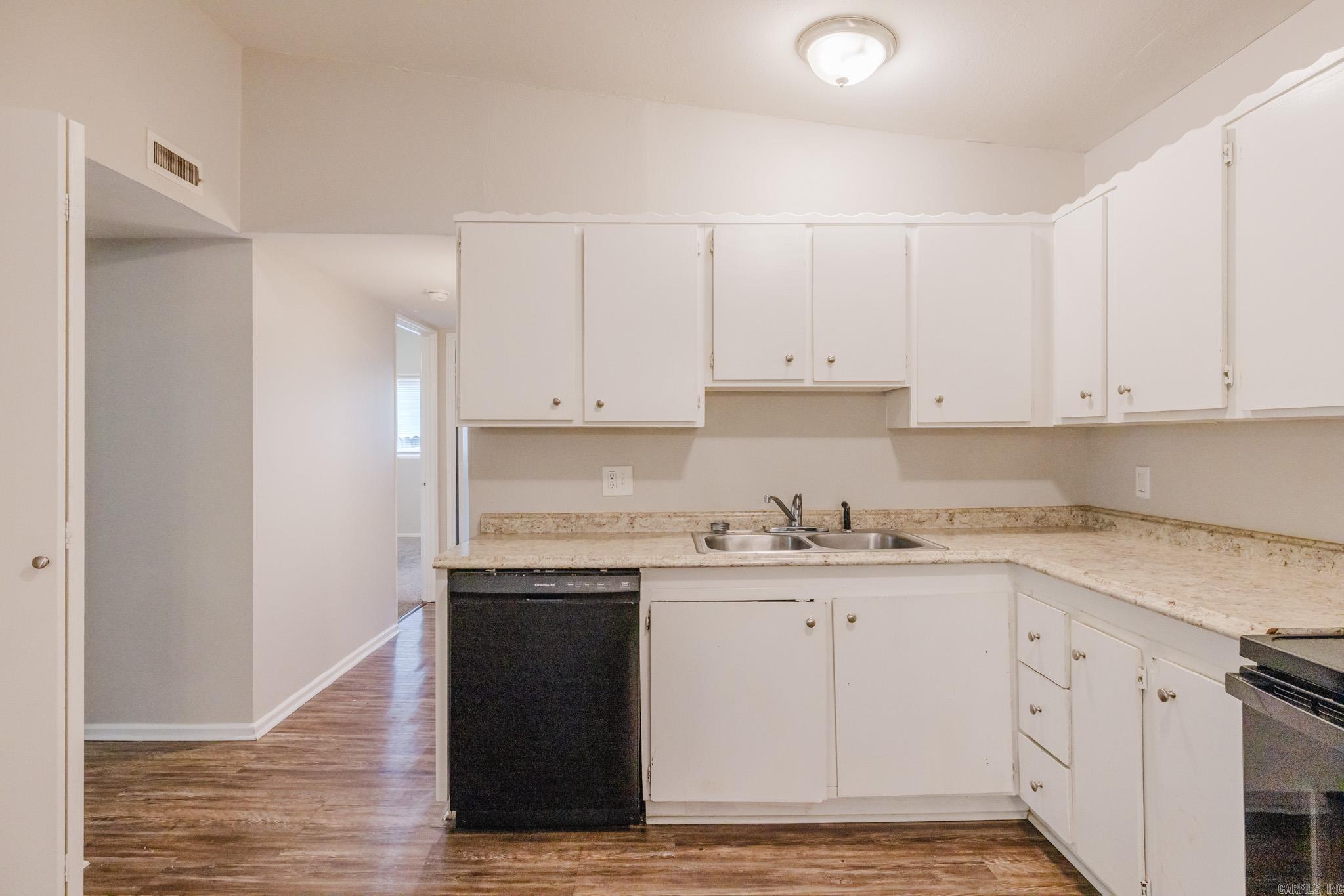 MEADOWCLIFF - Residential