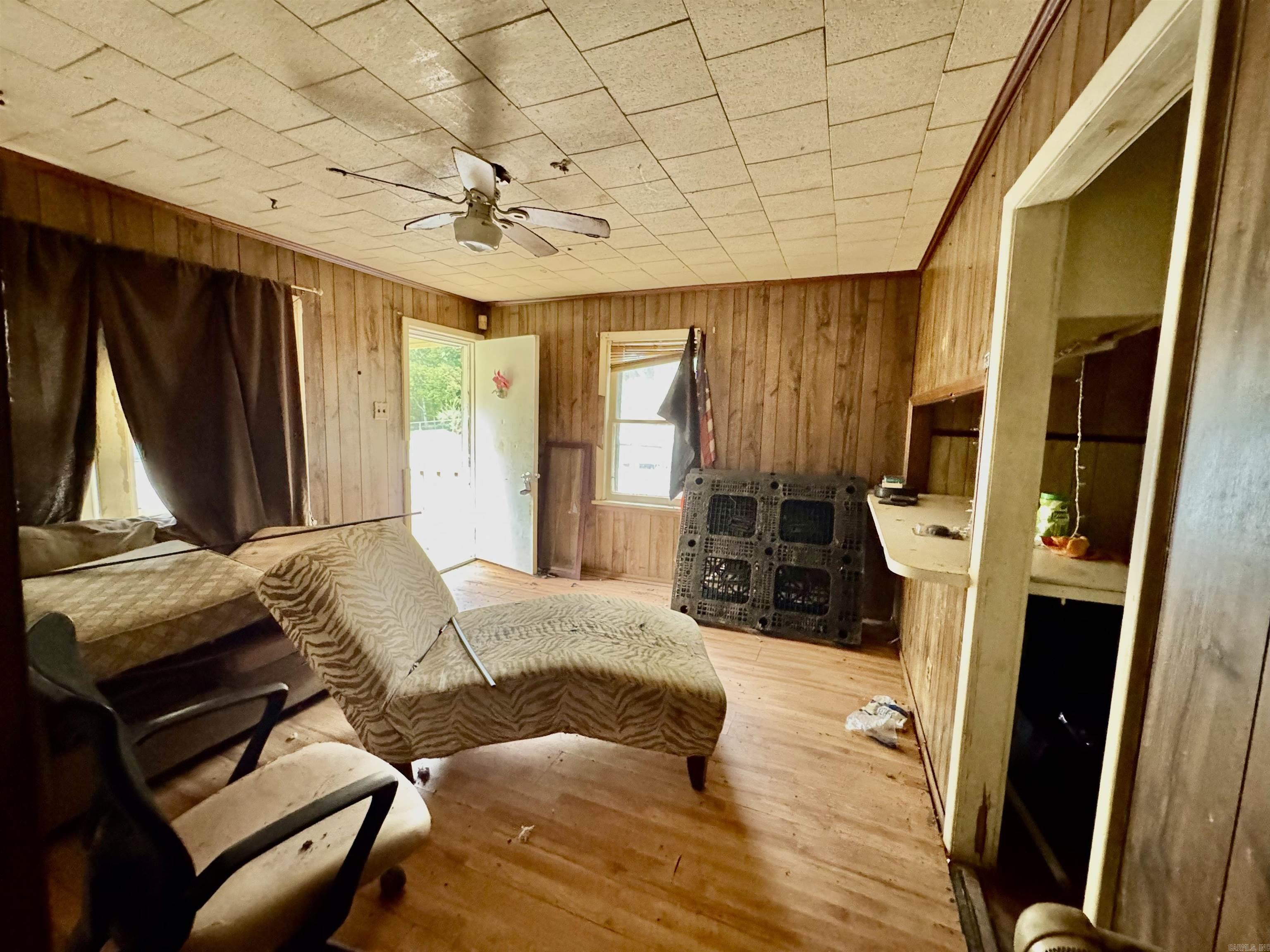 BARROW JOHN - Residential