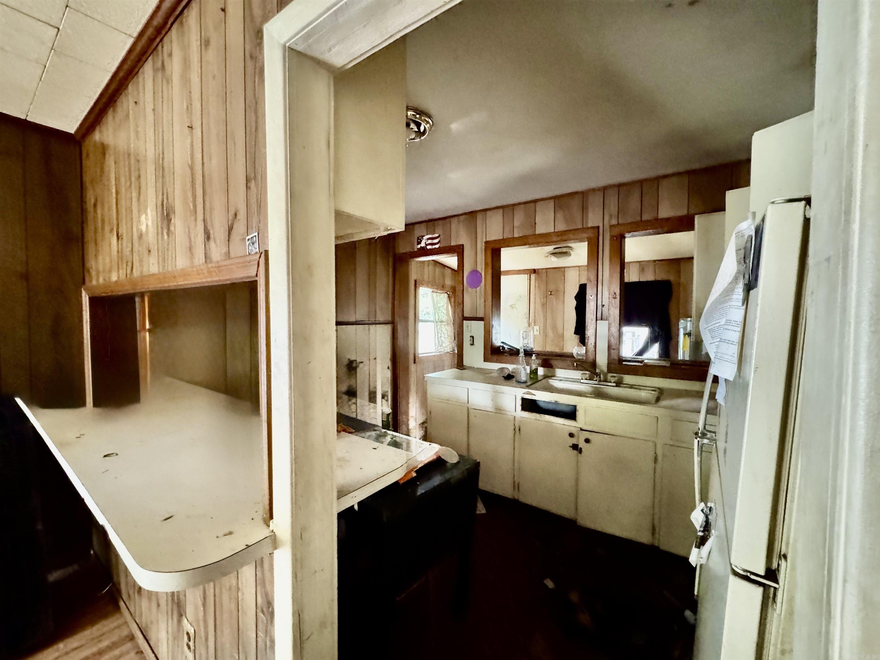 BARROW JOHN - Residential