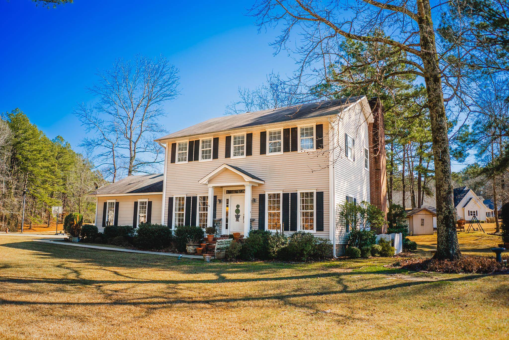 COUNTRY CLUB ESTATES - Residential