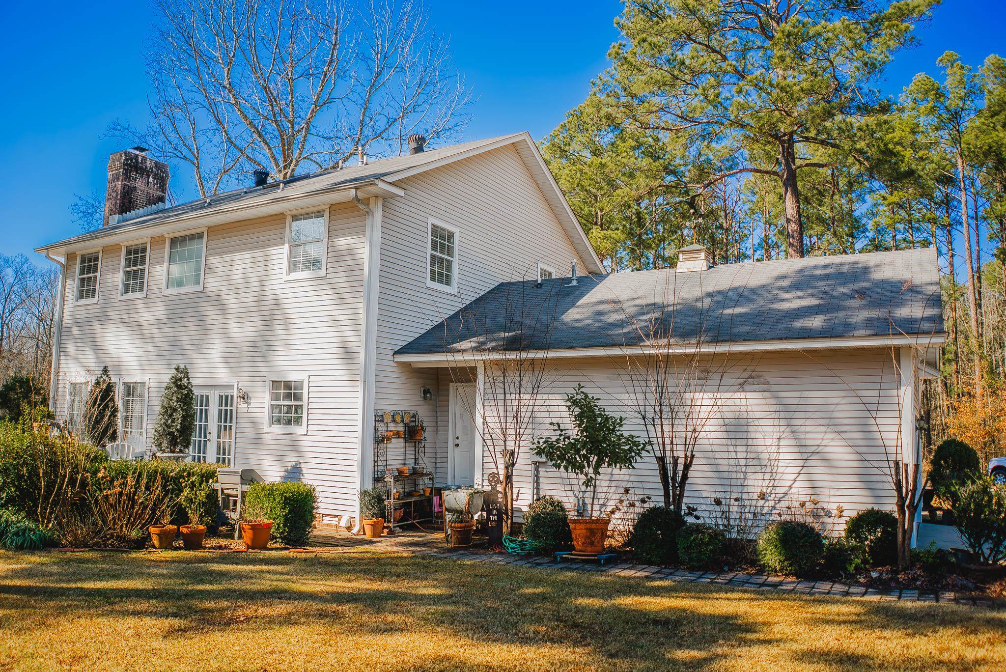 COUNTRY CLUB ESTATES - Residential