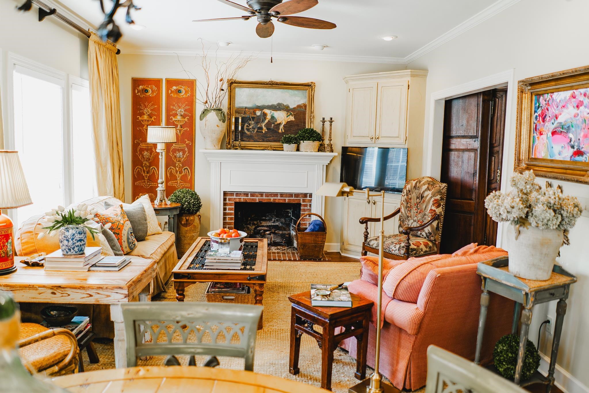 COUNTRY CLUB ESTATES - Residential