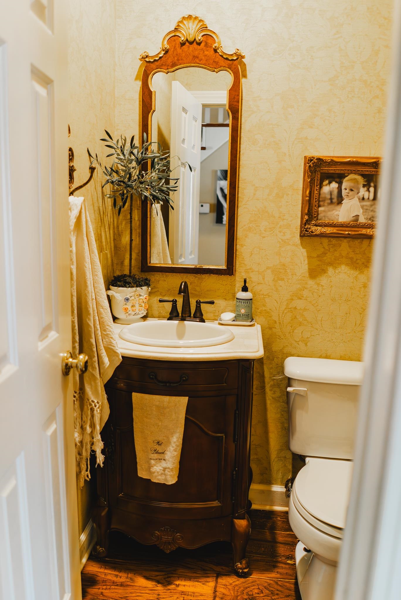 COUNTRY CLUB ESTATES - Residential