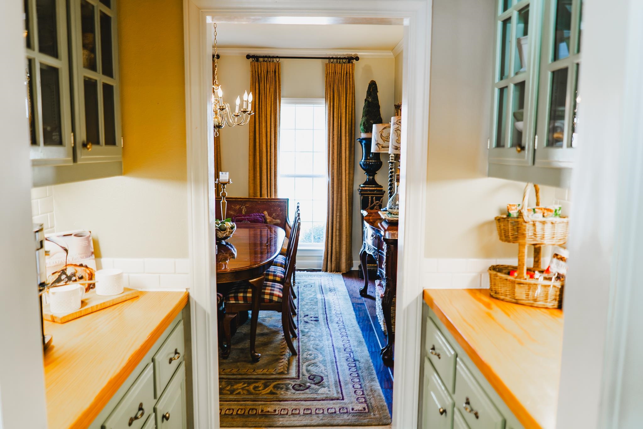 COUNTRY CLUB ESTATES - Residential