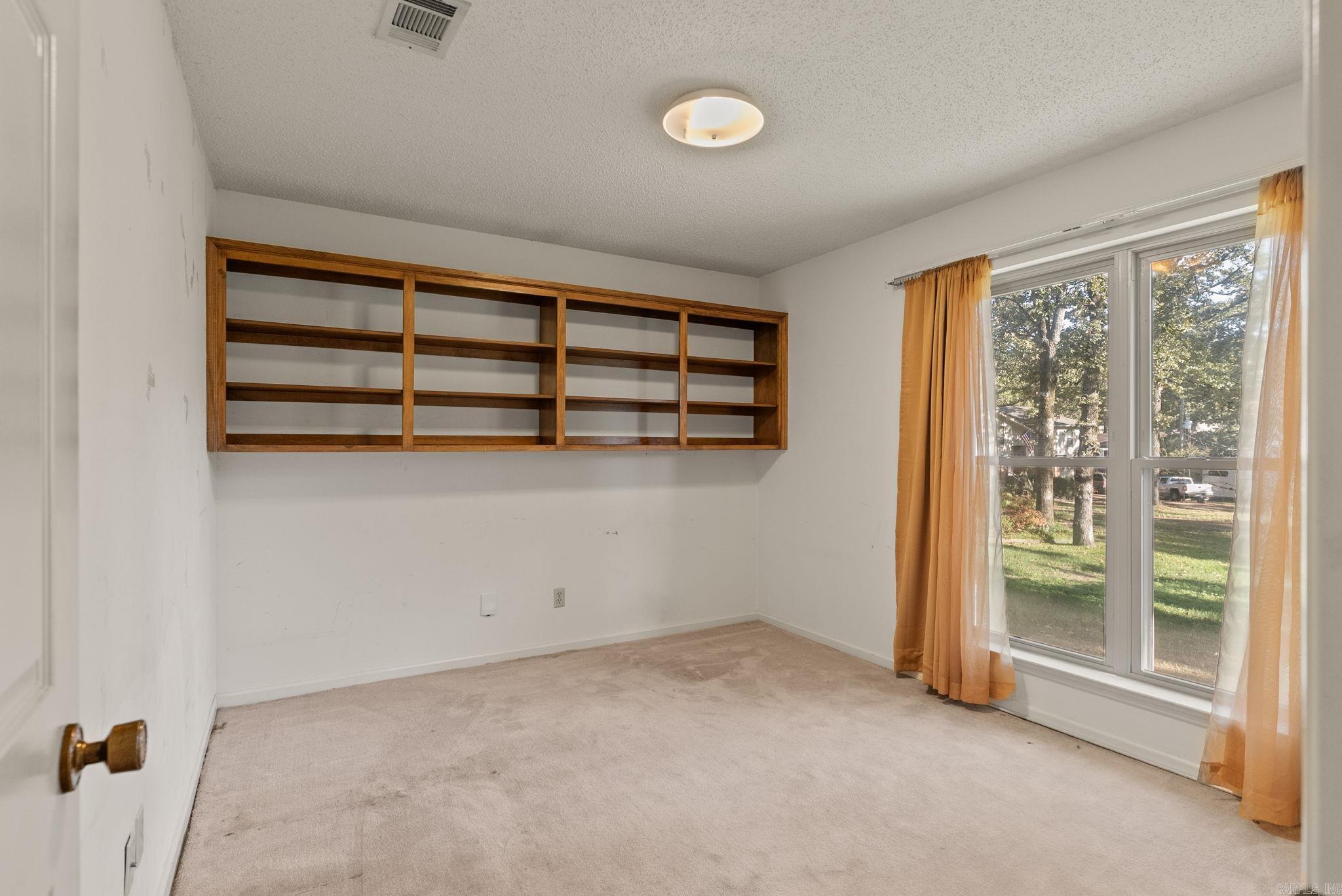 EAST MEADOW - Residential