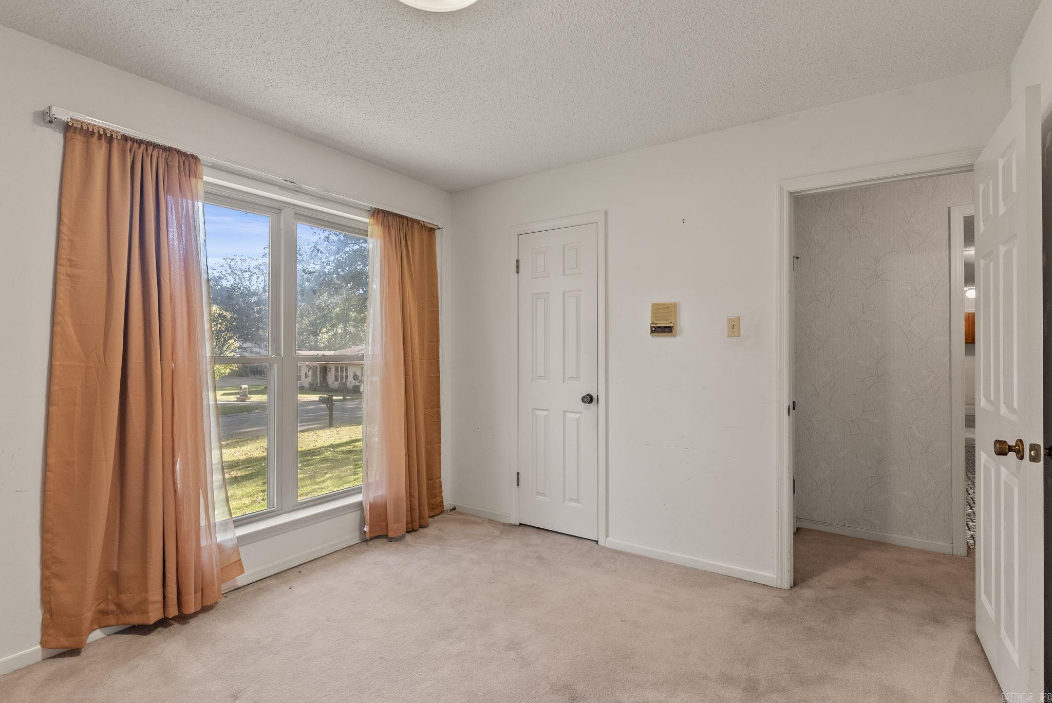 EAST MEADOW - Residential