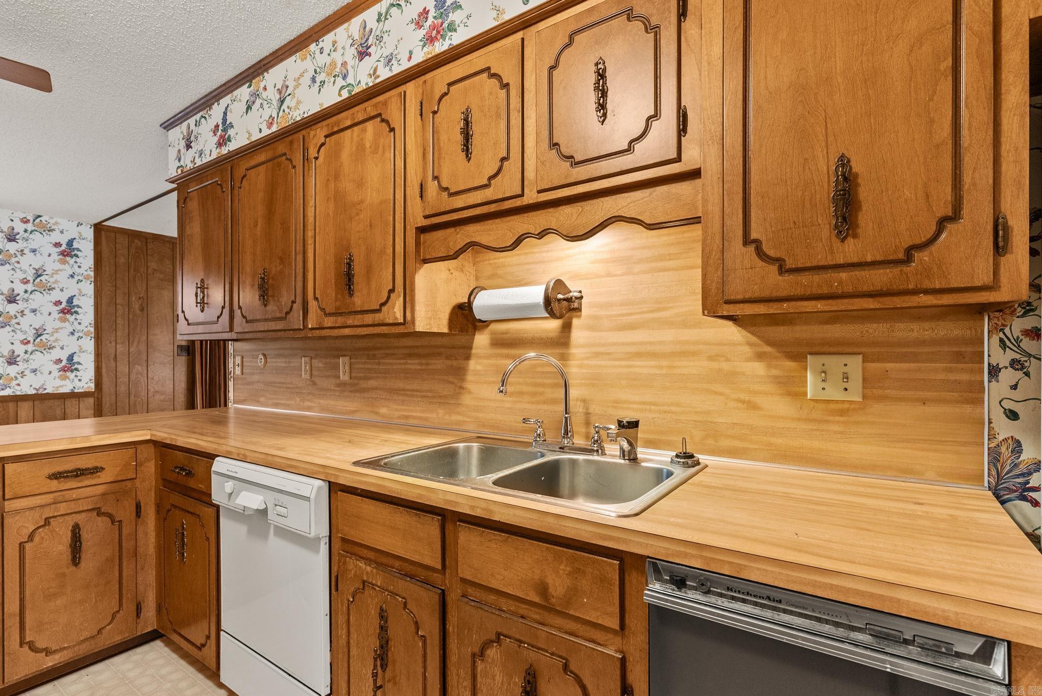 EAST MEADOW - Residential
