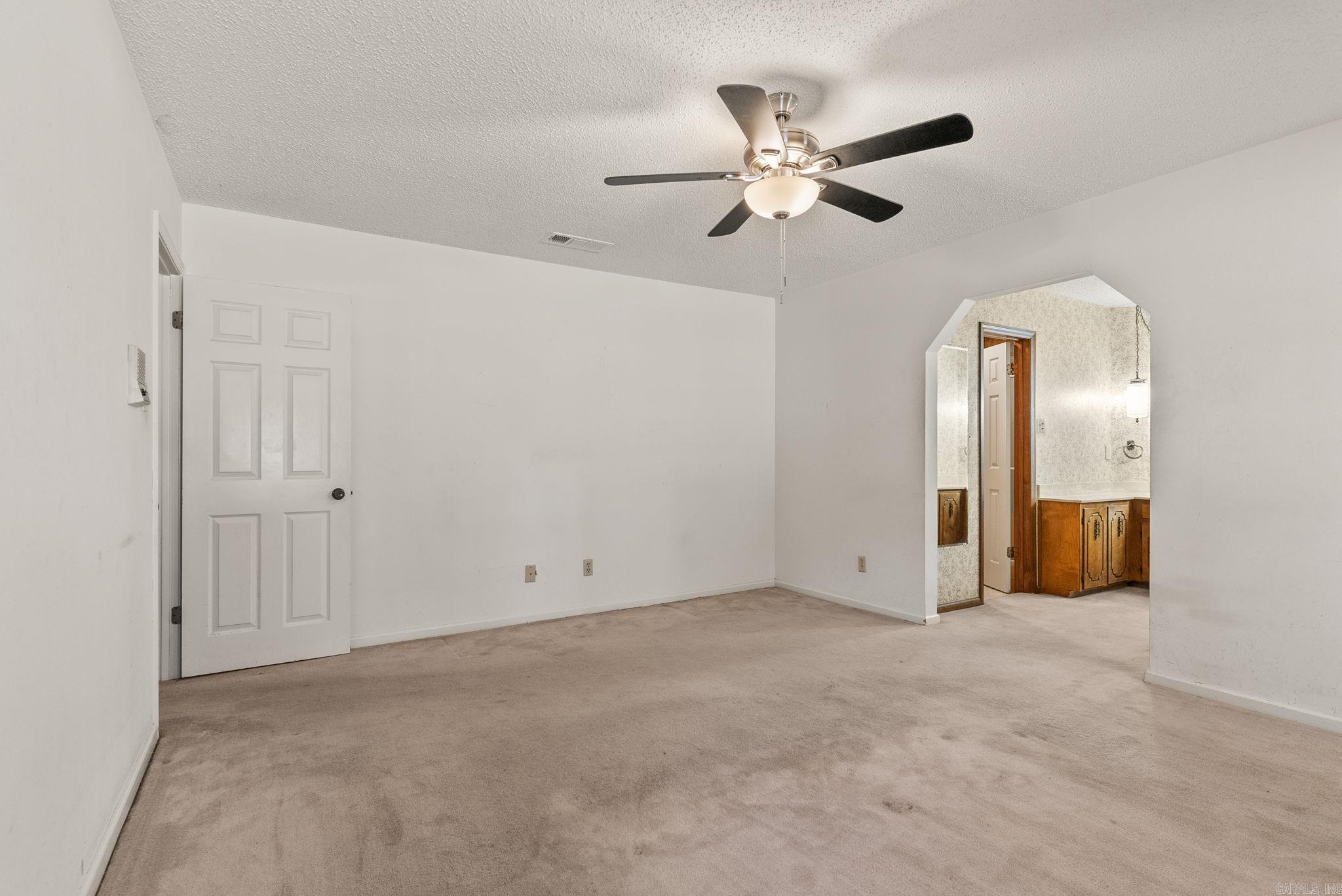 EAST MEADOW - Residential