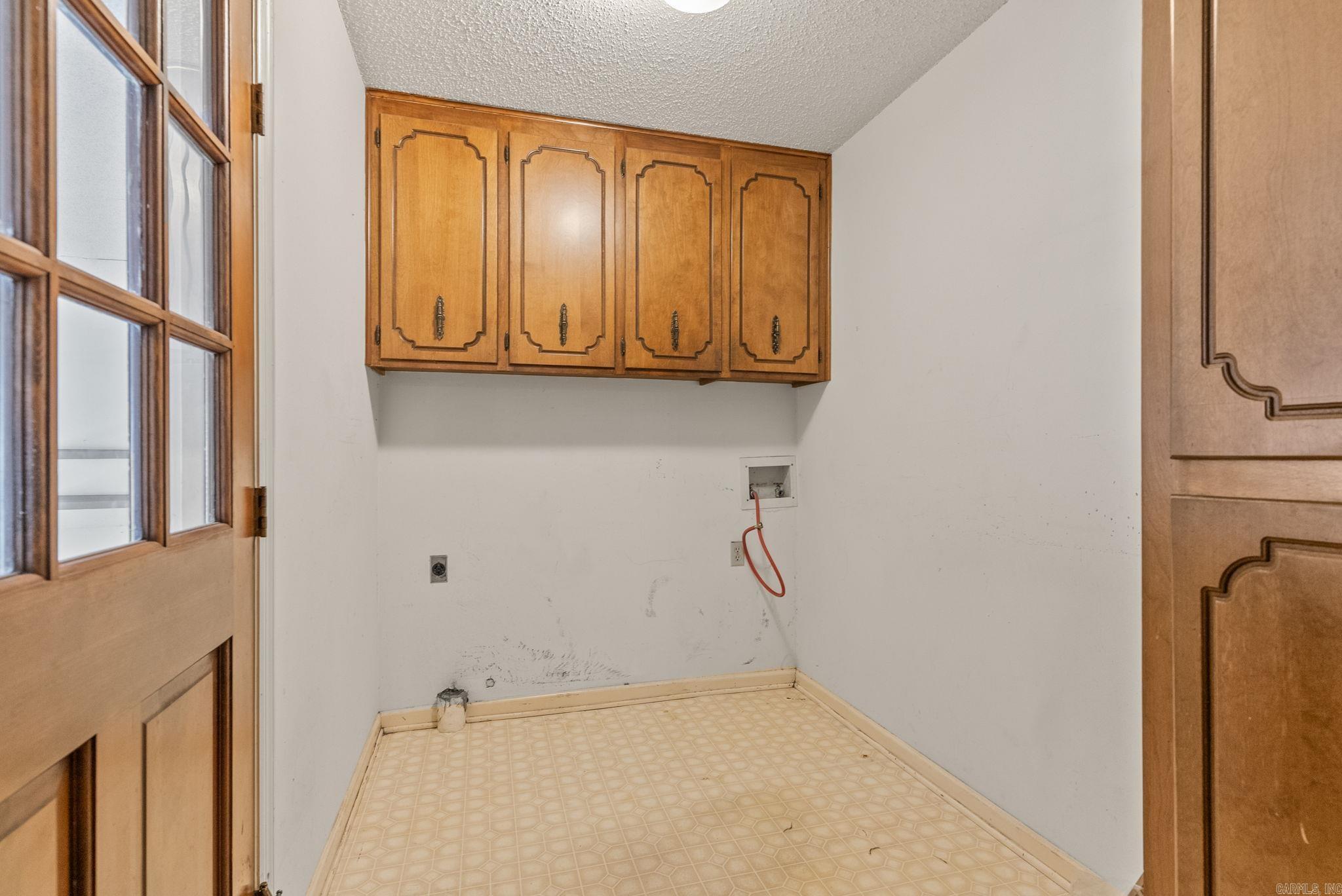 EAST MEADOW - Residential