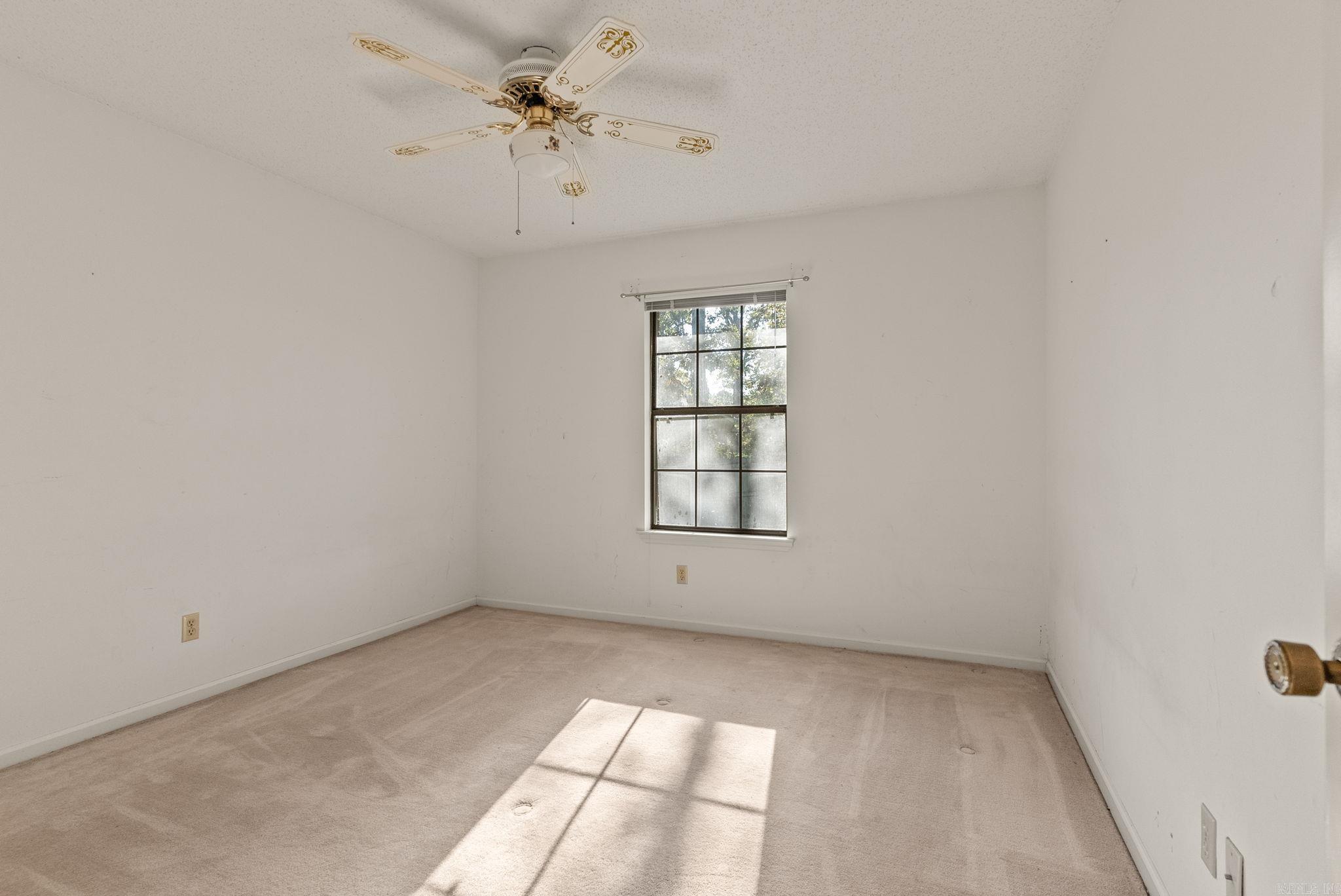 EAST MEADOW - Residential