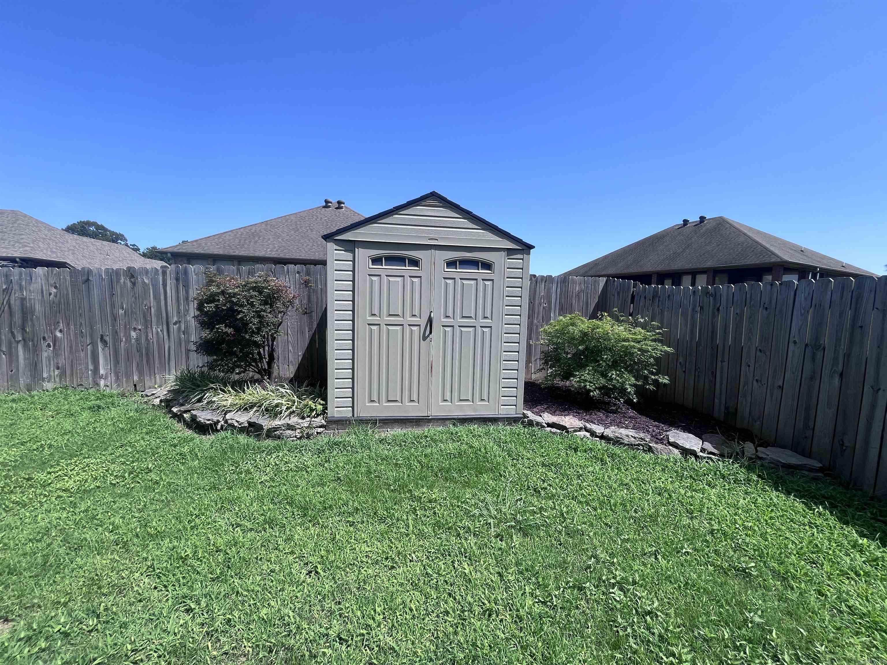 Base Meadows - Residential Lease
