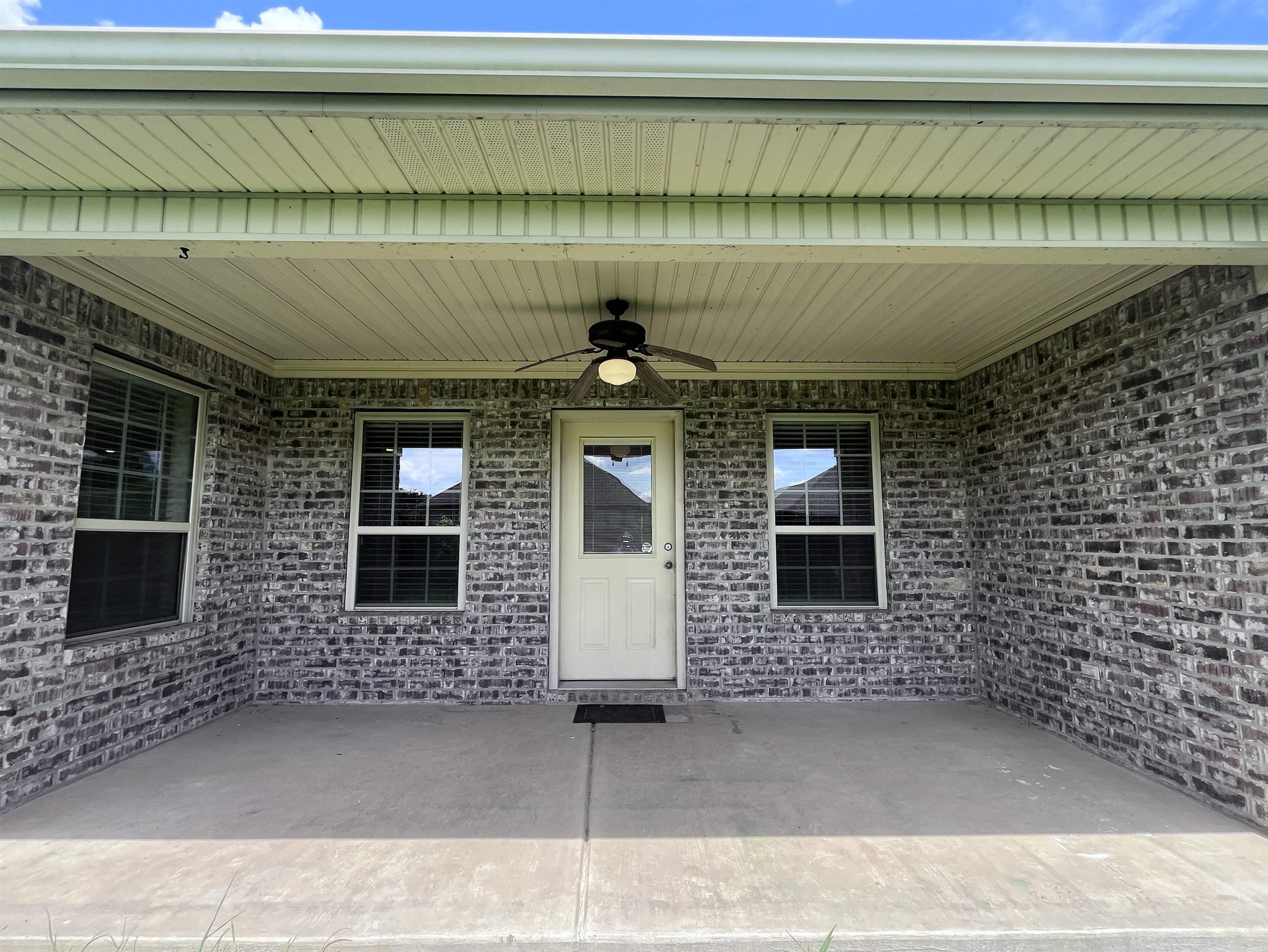Base Meadows - Residential Lease