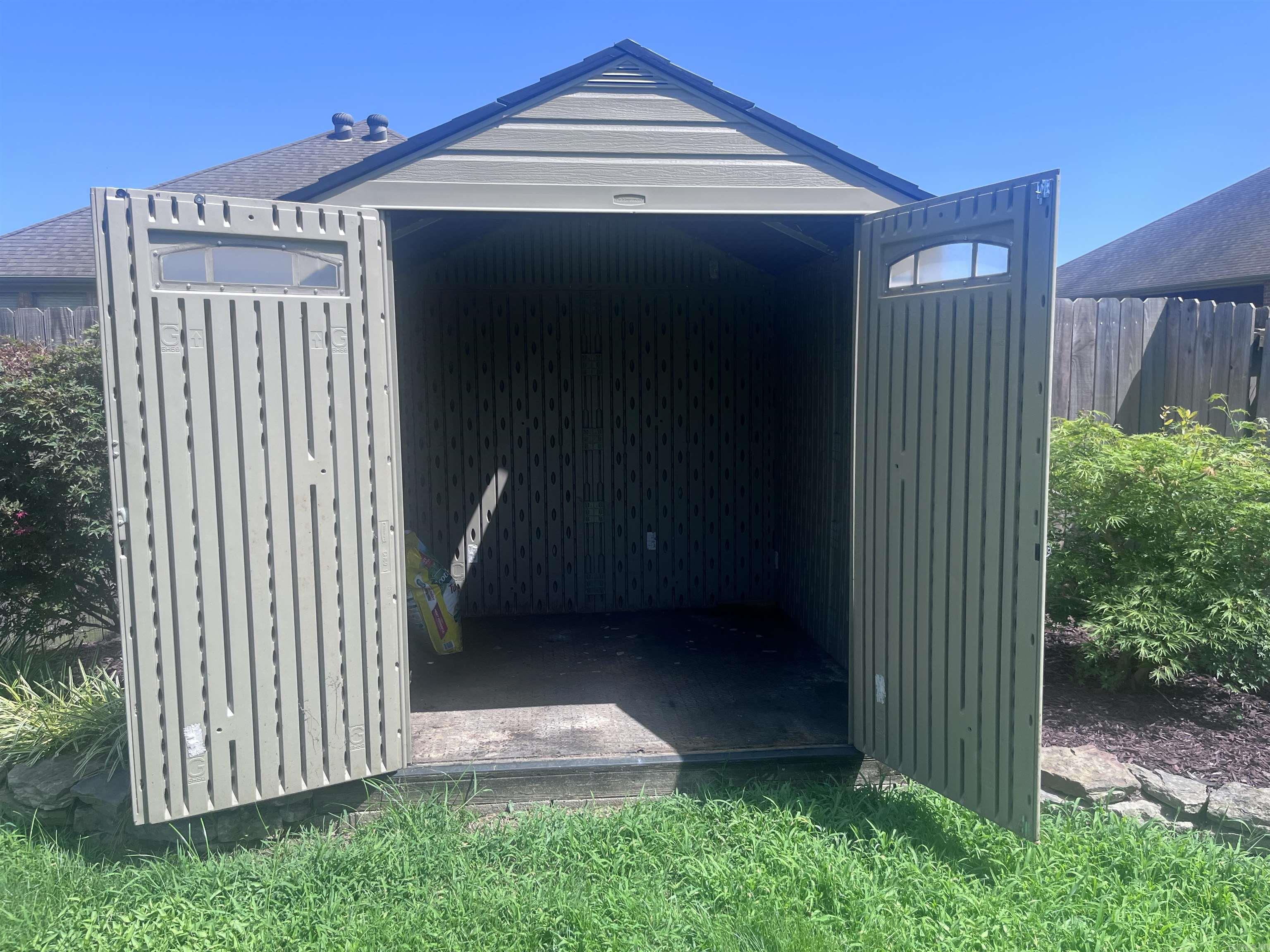 Base Meadows - Residential Lease