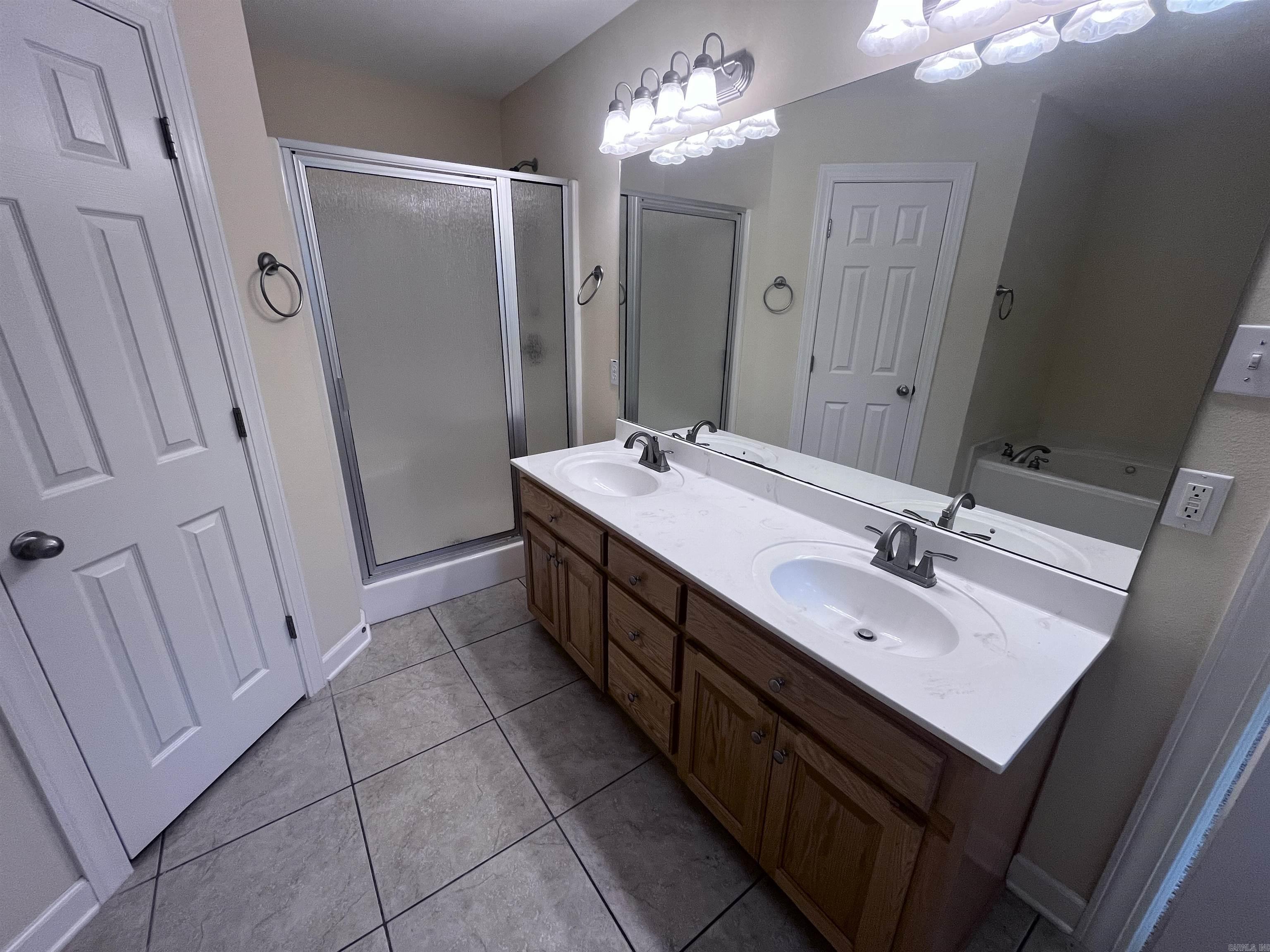 Base Meadows - Residential Lease