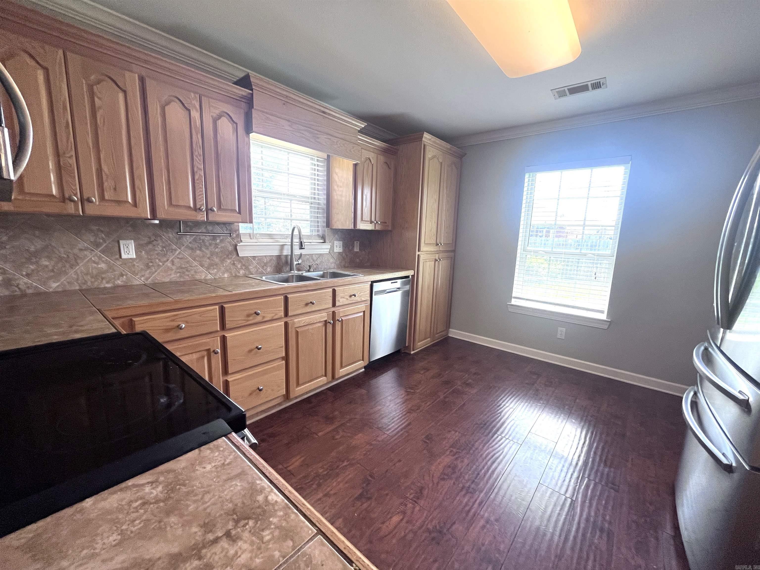 Base Meadows - Residential Lease