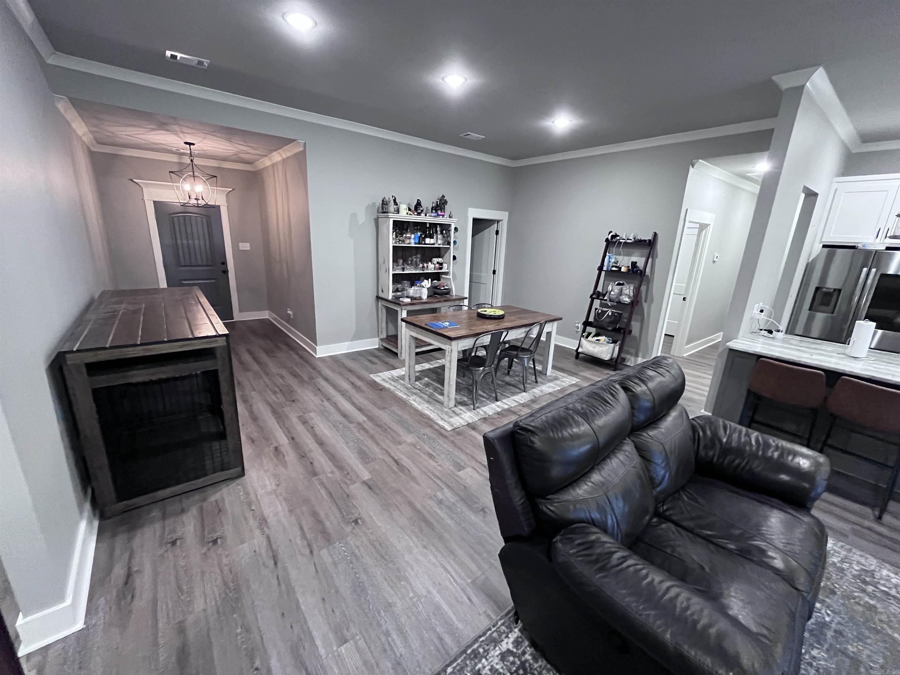 MOUNT TABOR ESTATES - Residential Lease