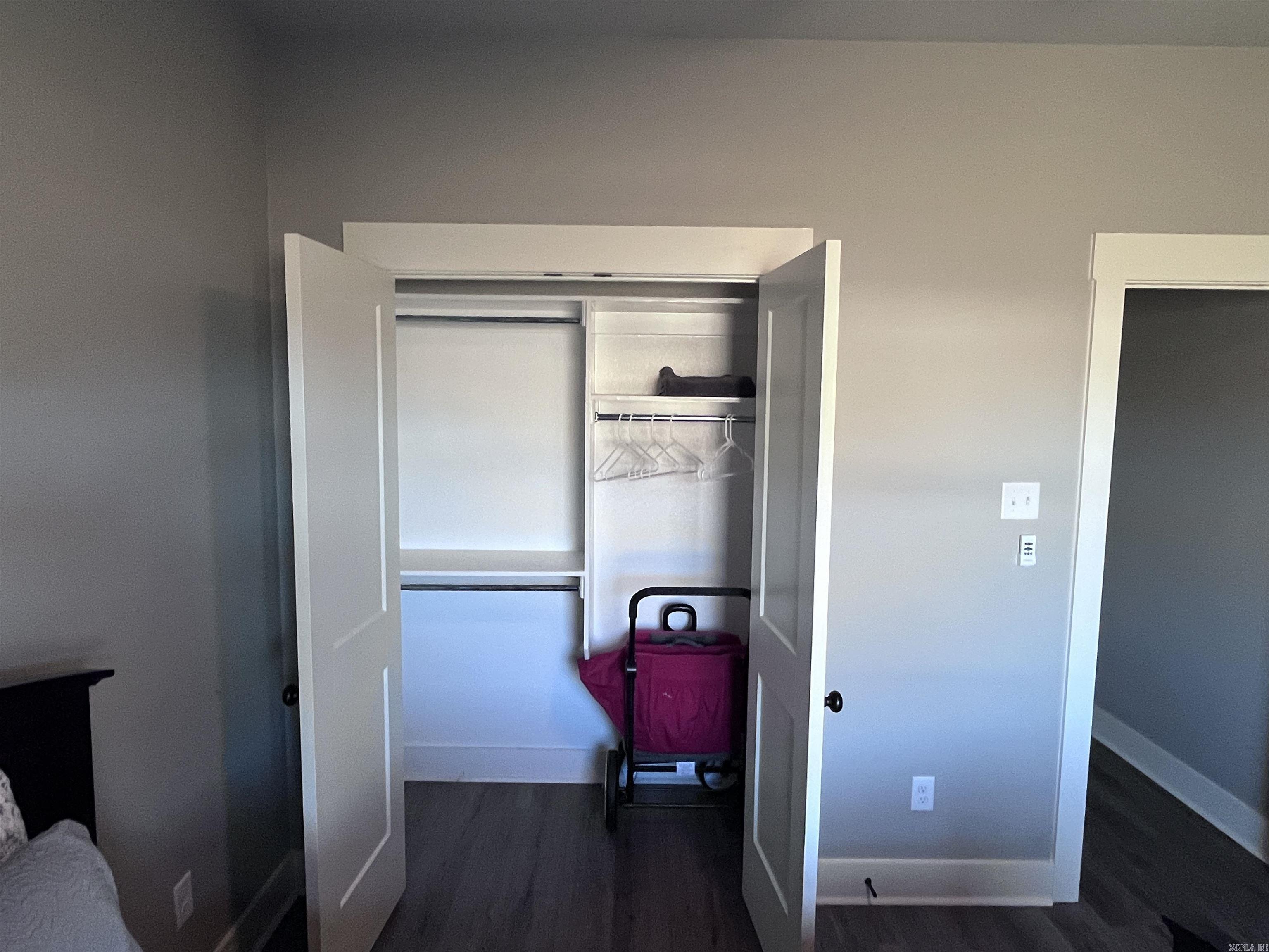 MOUNT TABOR ESTATES - Residential Lease