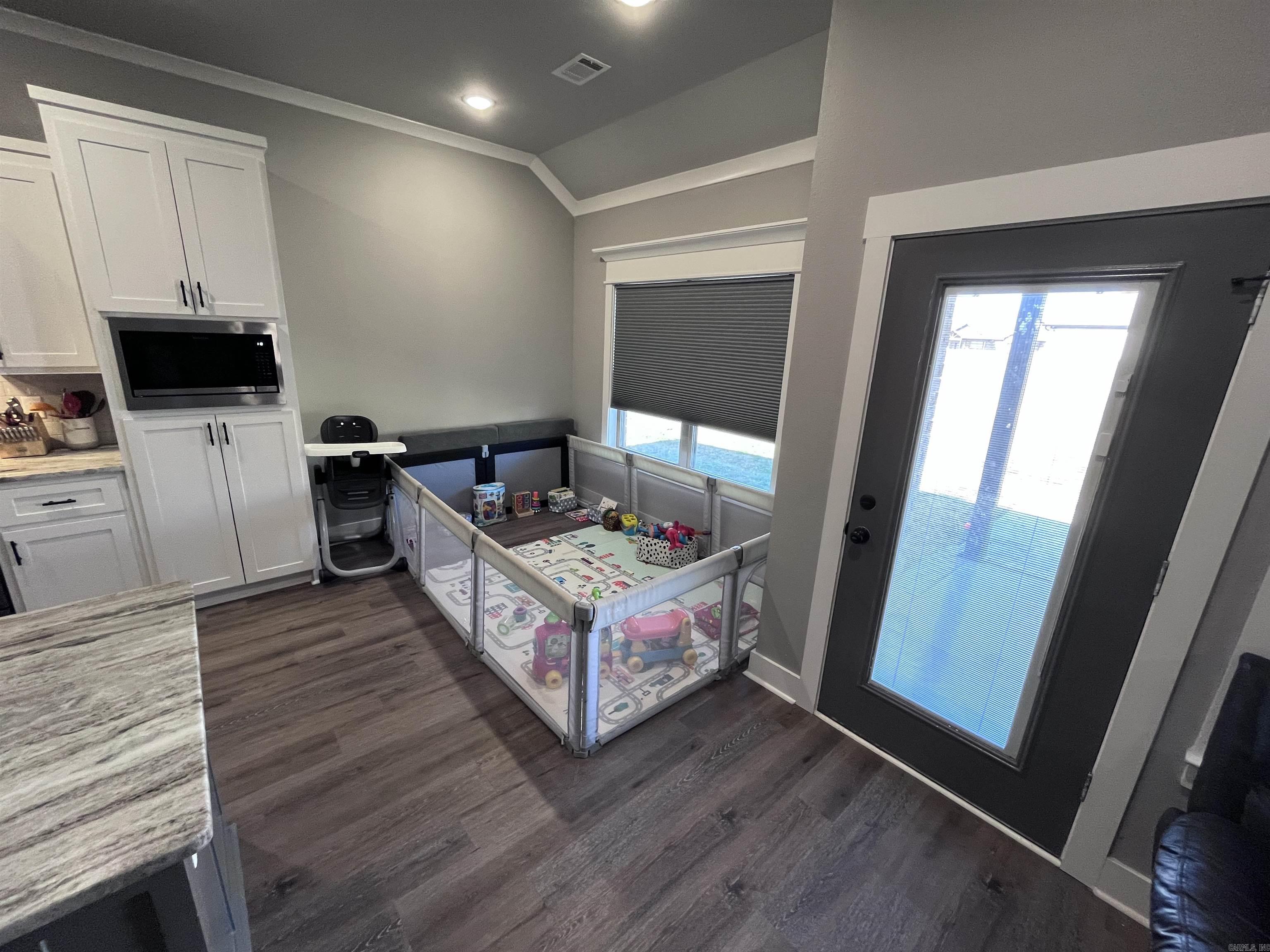 MOUNT TABOR ESTATES - Residential Lease