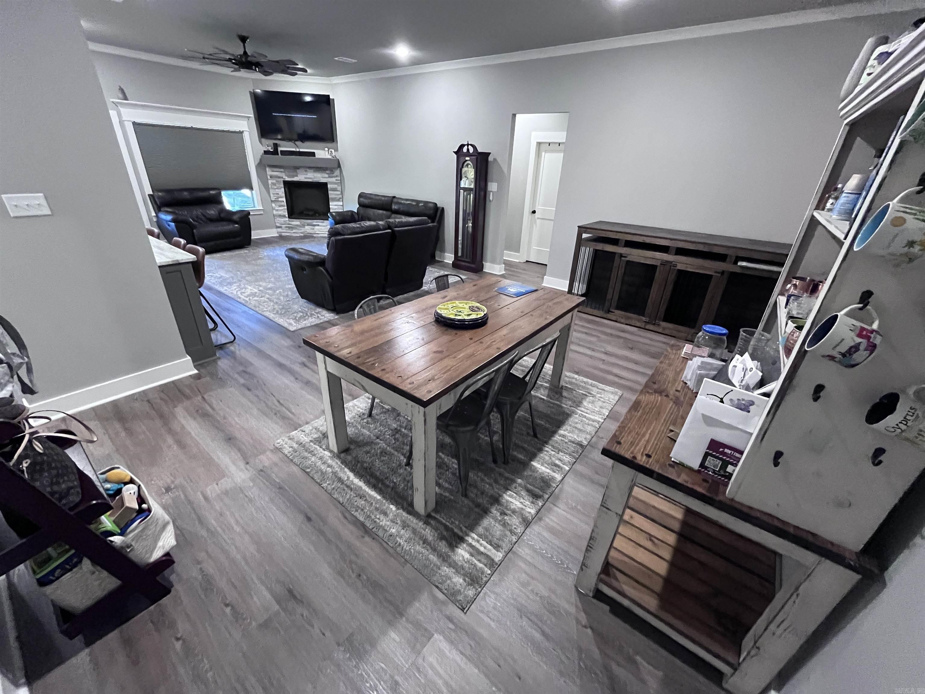 MOUNT TABOR ESTATES - Residential Lease