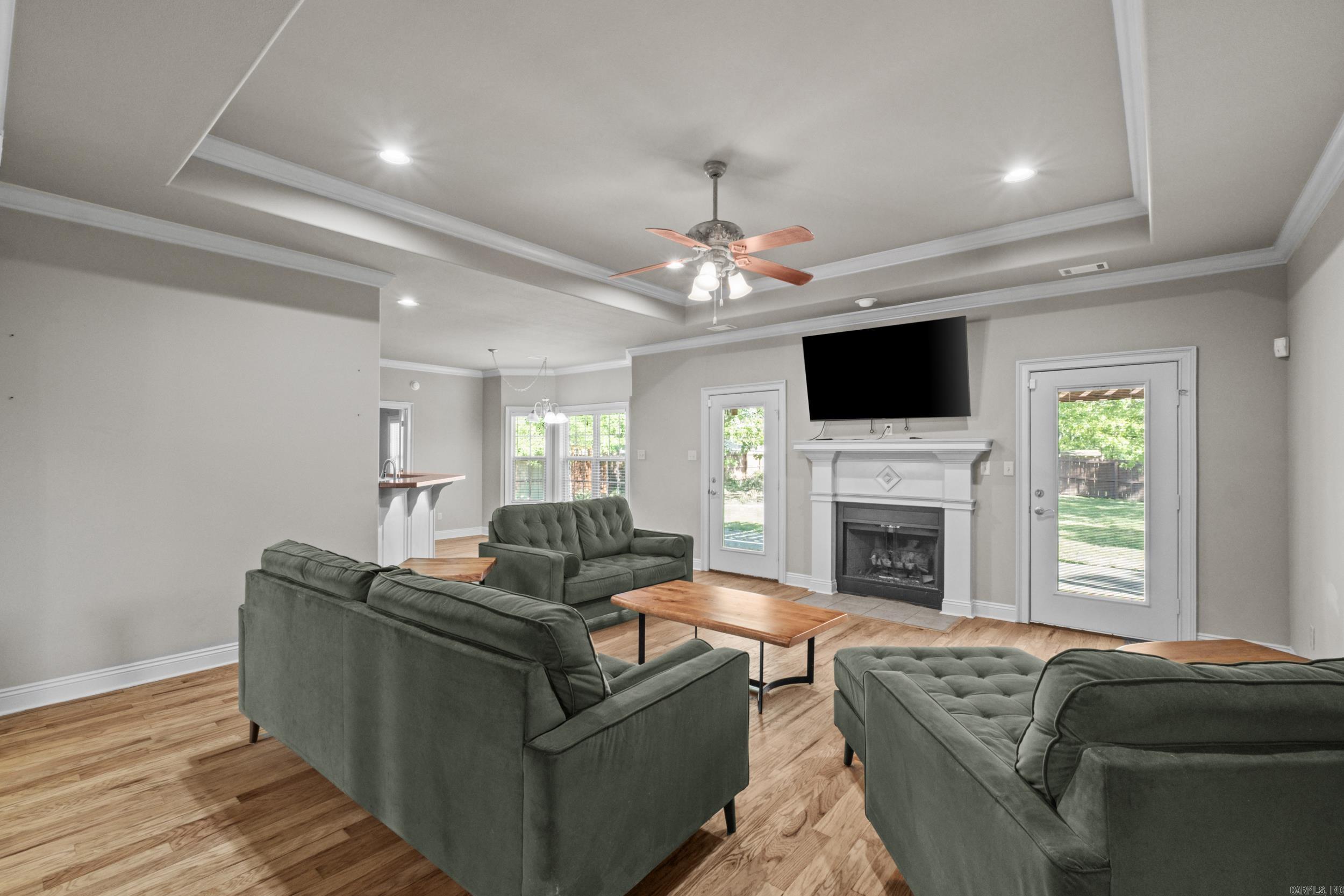 WELLINGTON PLACE - Residential