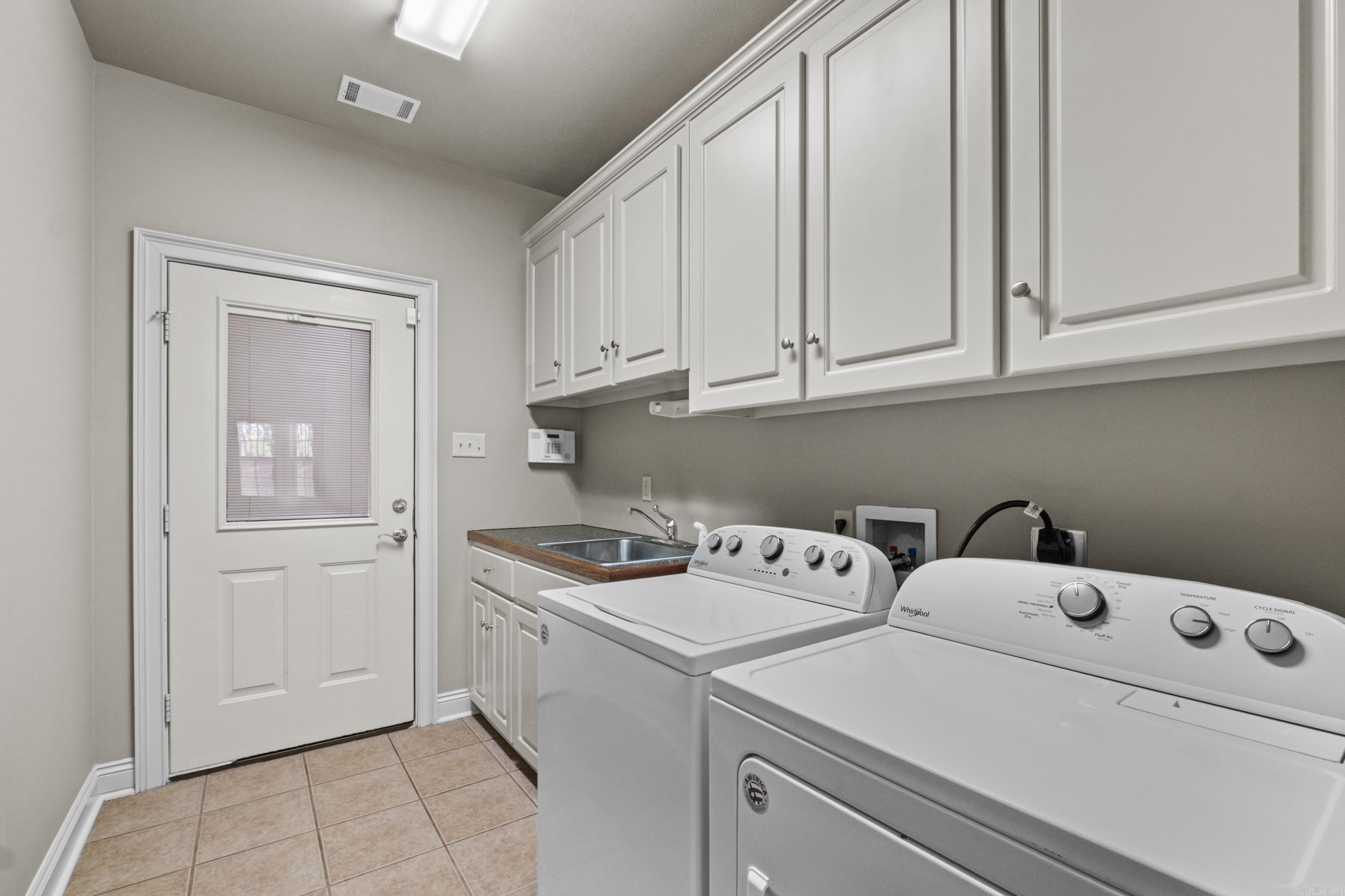 WELLINGTON PLACE - Residential