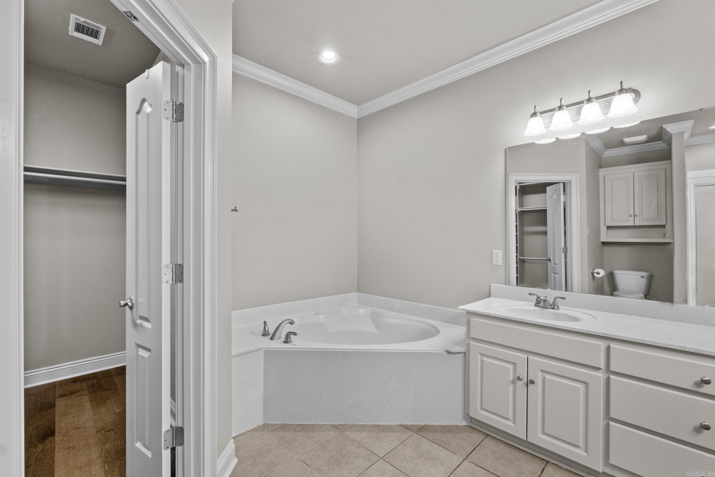 WELLINGTON PLACE - Residential