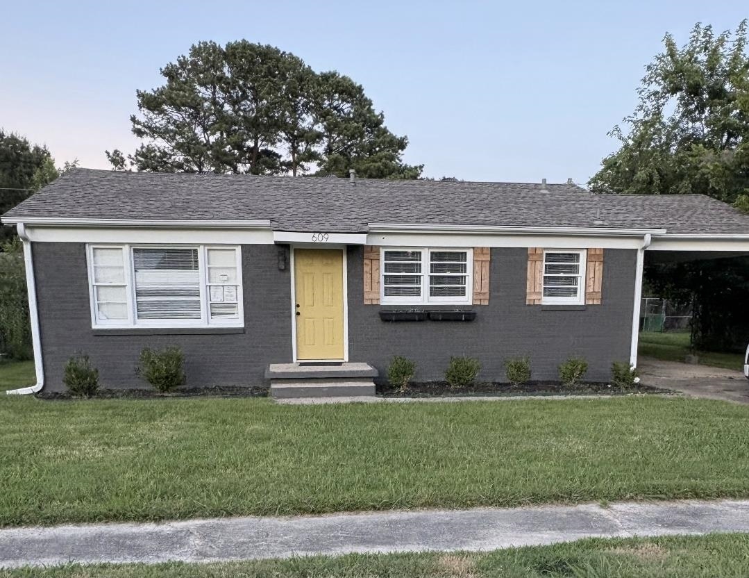 Sold before listed, 3 bedroom, 1 bath, updated throughout with a carport and fenced back yard! Very cute home!