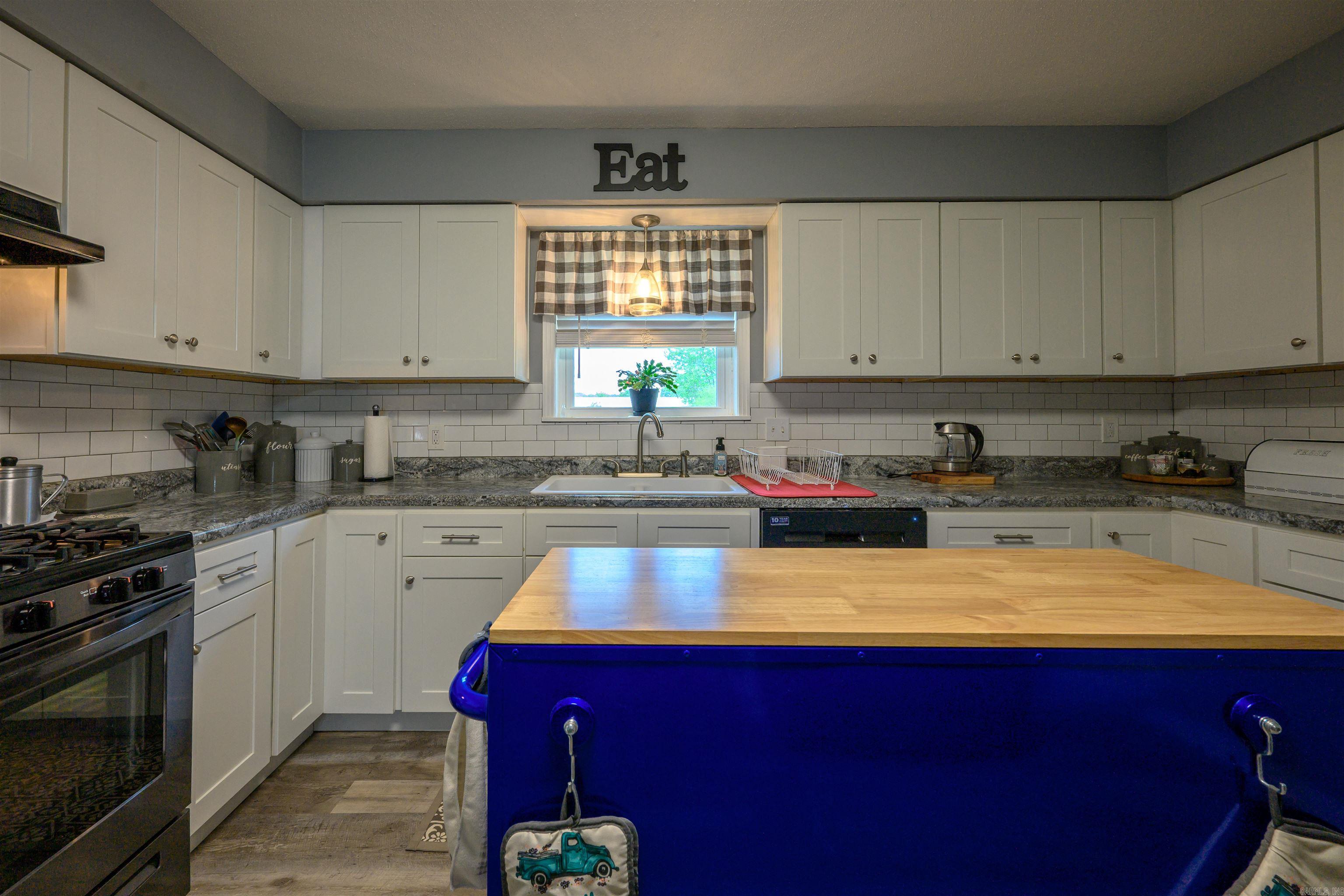 ORIGINAL TOWN - MELBOURNE - Residential