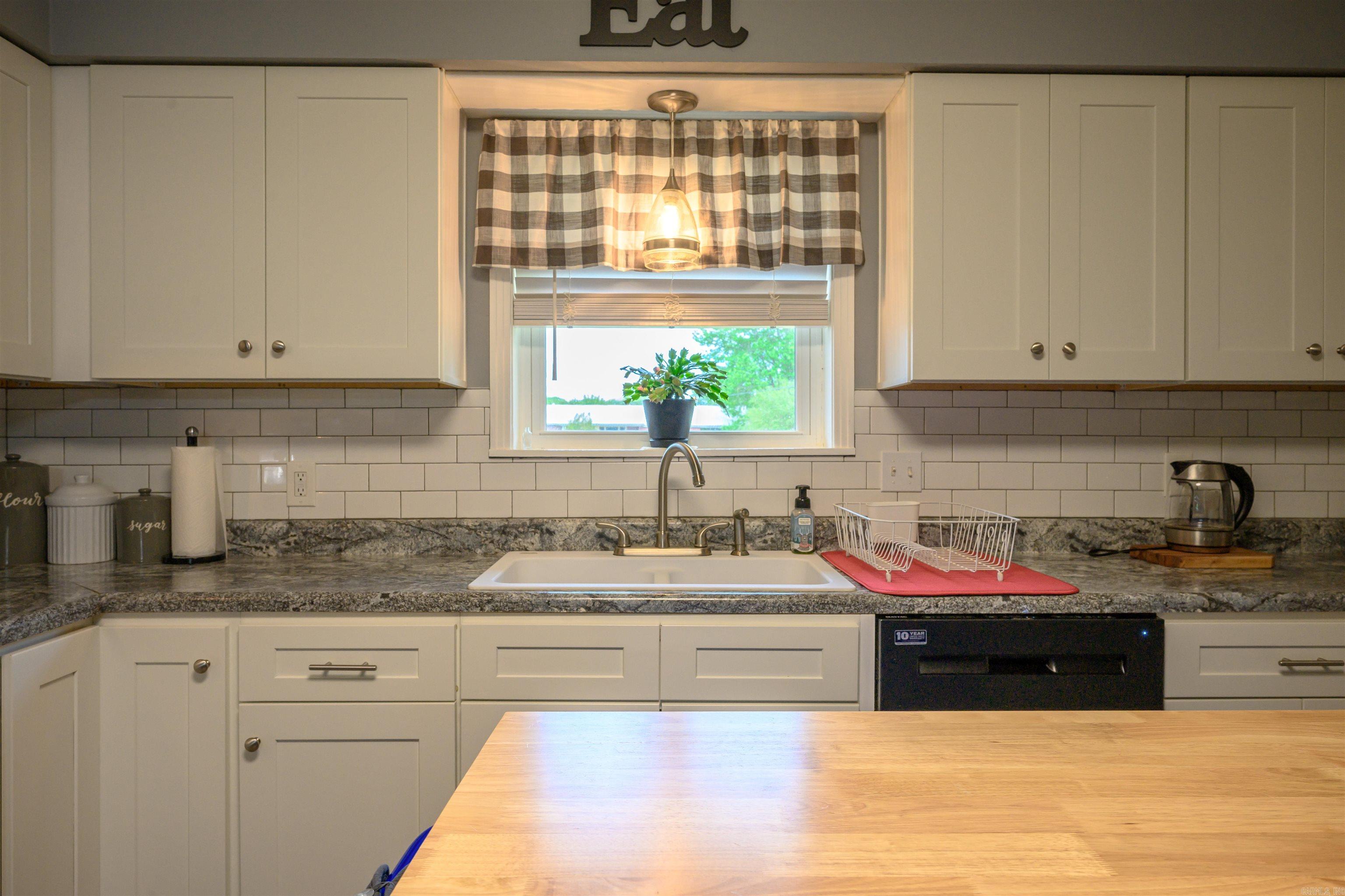 ORIGINAL TOWN - MELBOURNE - Residential